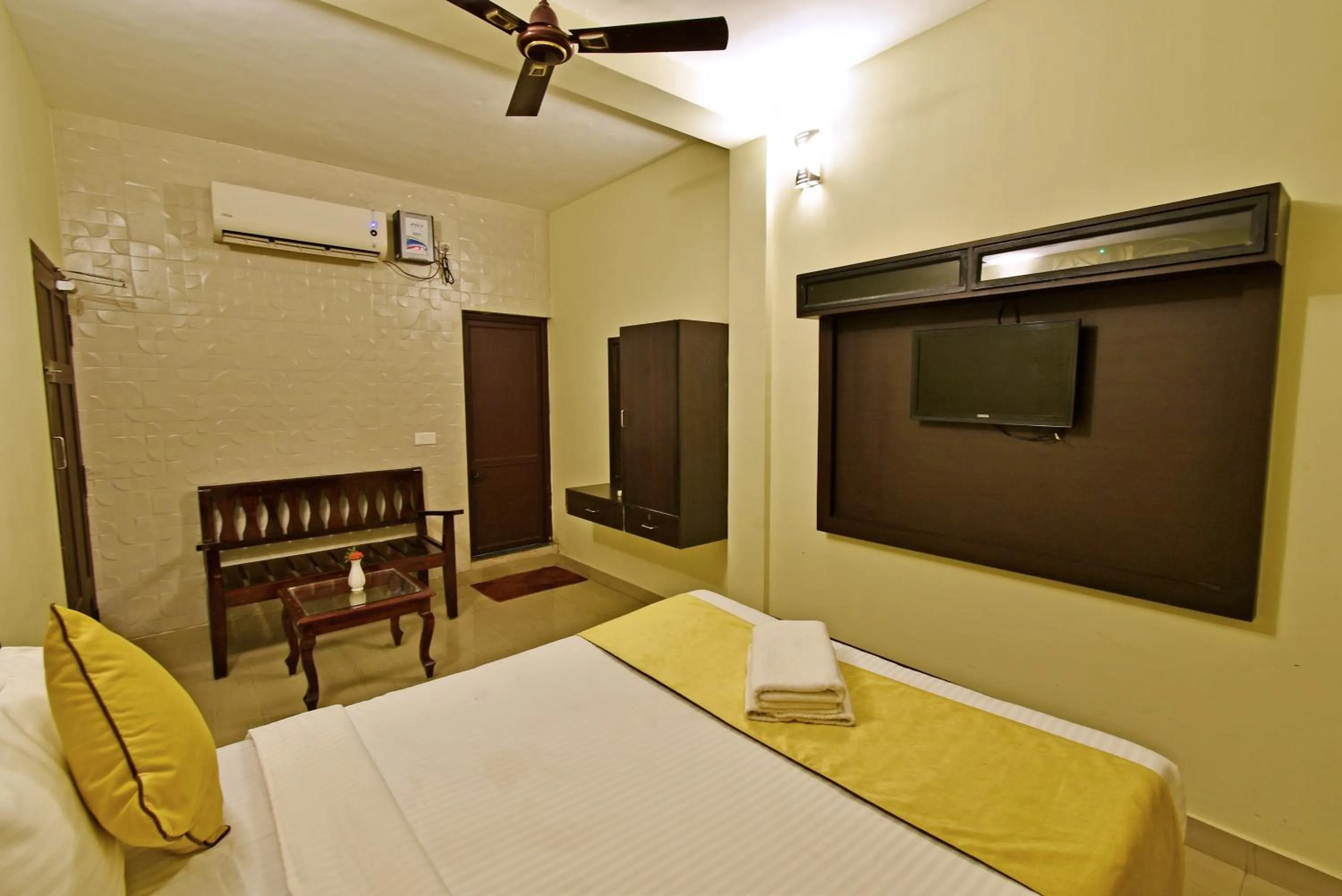 Bed in Poppys Olive de' villa