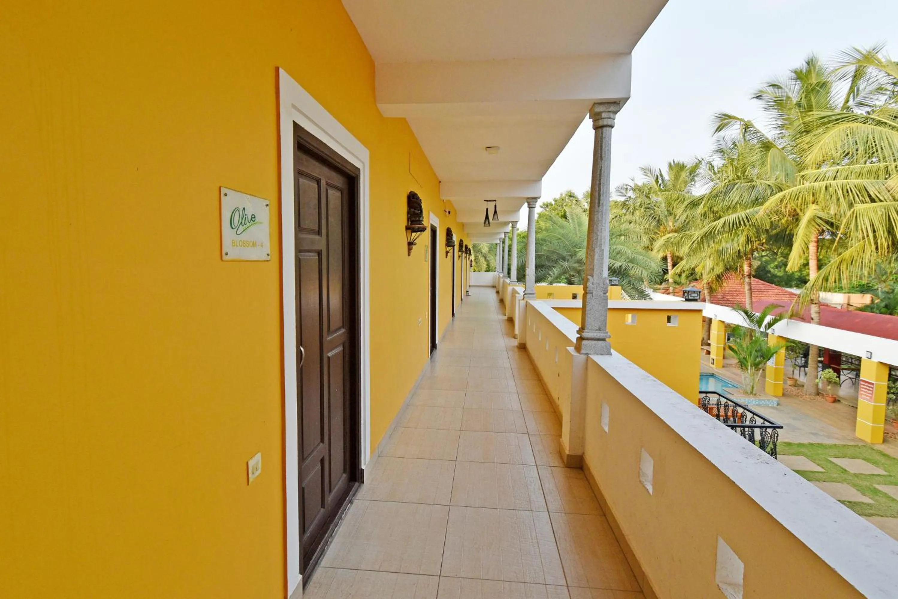 Property building in Poppys Olive de' villa