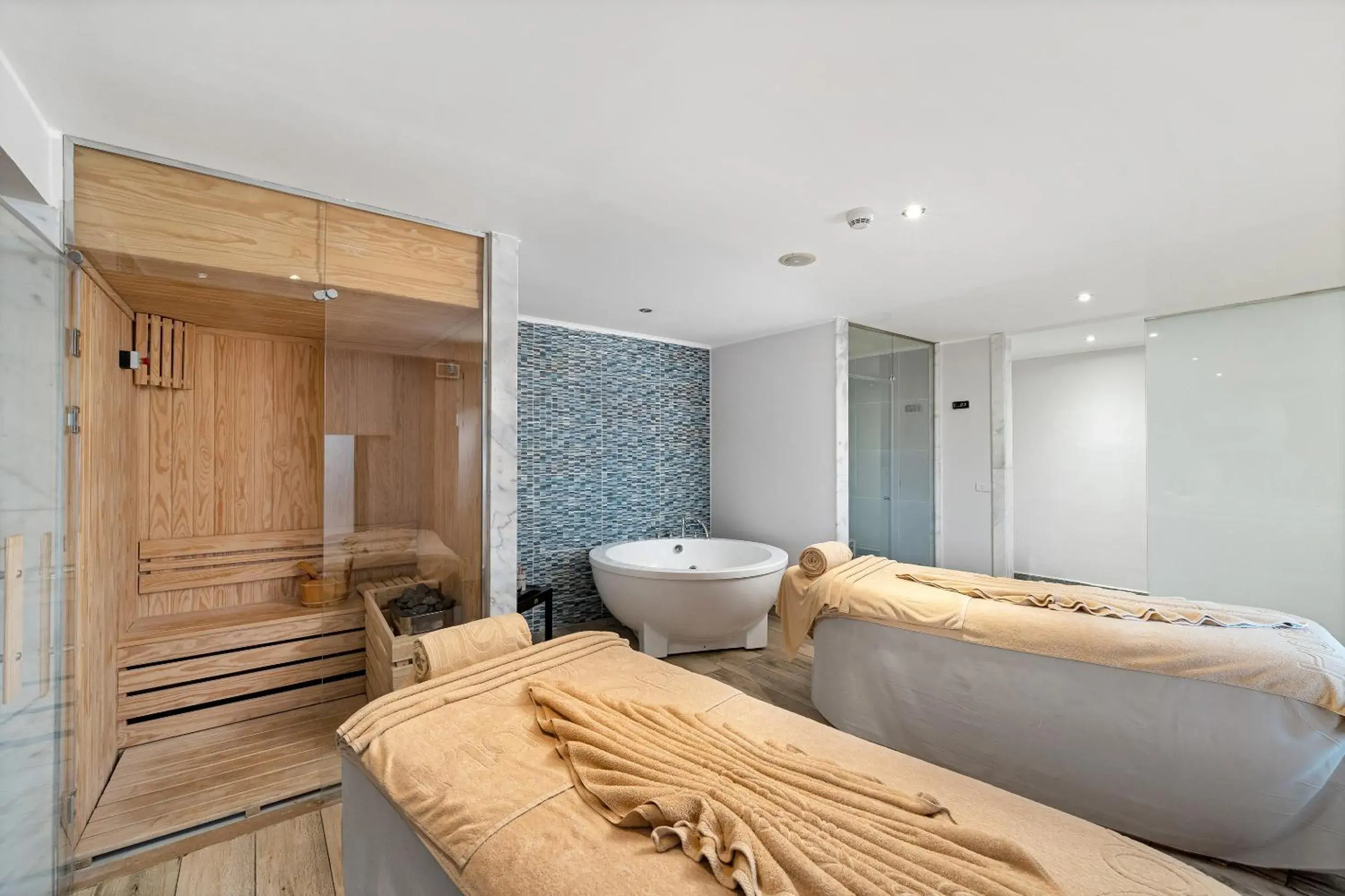 Massage, Bed in Steigenberger Aqua Magic, All inclusive Massage, Bed in Steigenberger Aqua Magic, All inclusive