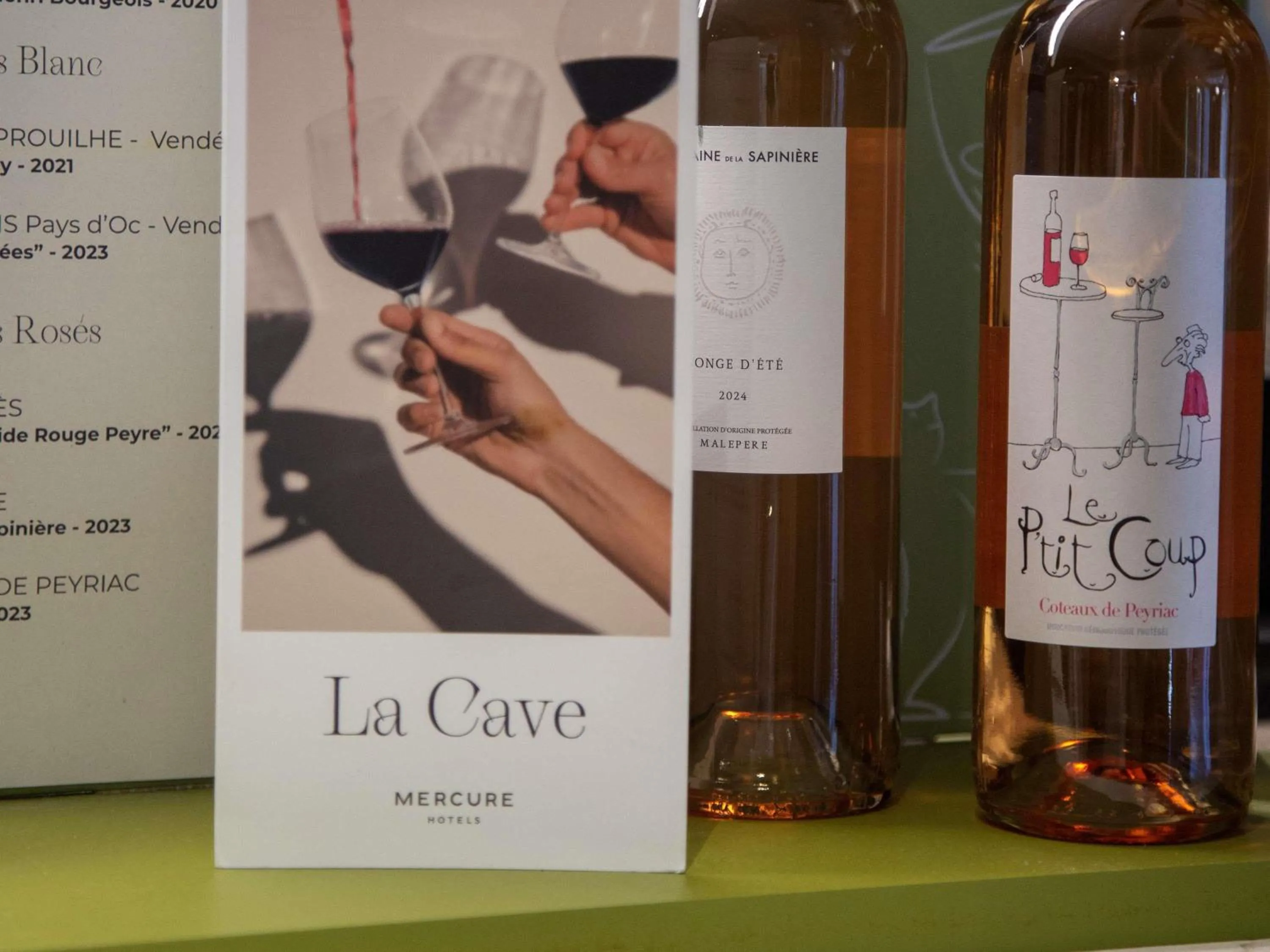 Lounge or bar in Mercure Carcassonne La Cité