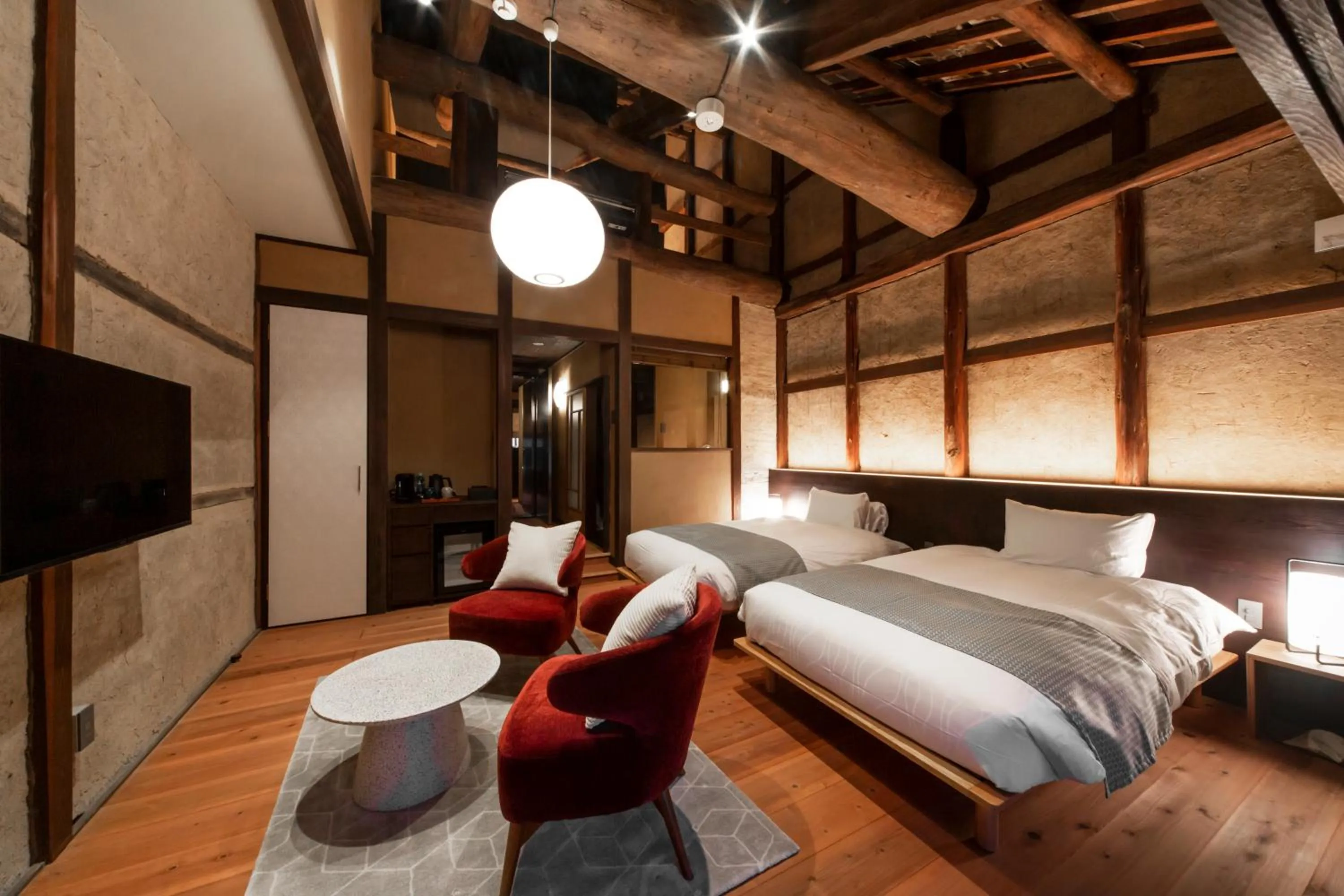 Photo of the whole room, Bed in Tomonoura Shiomachi Hotel