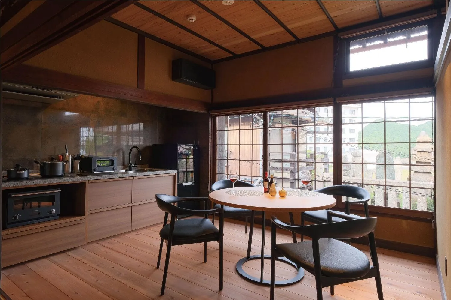 Kitchen or kitchenette in Tomonoura Shiomachi Hotel