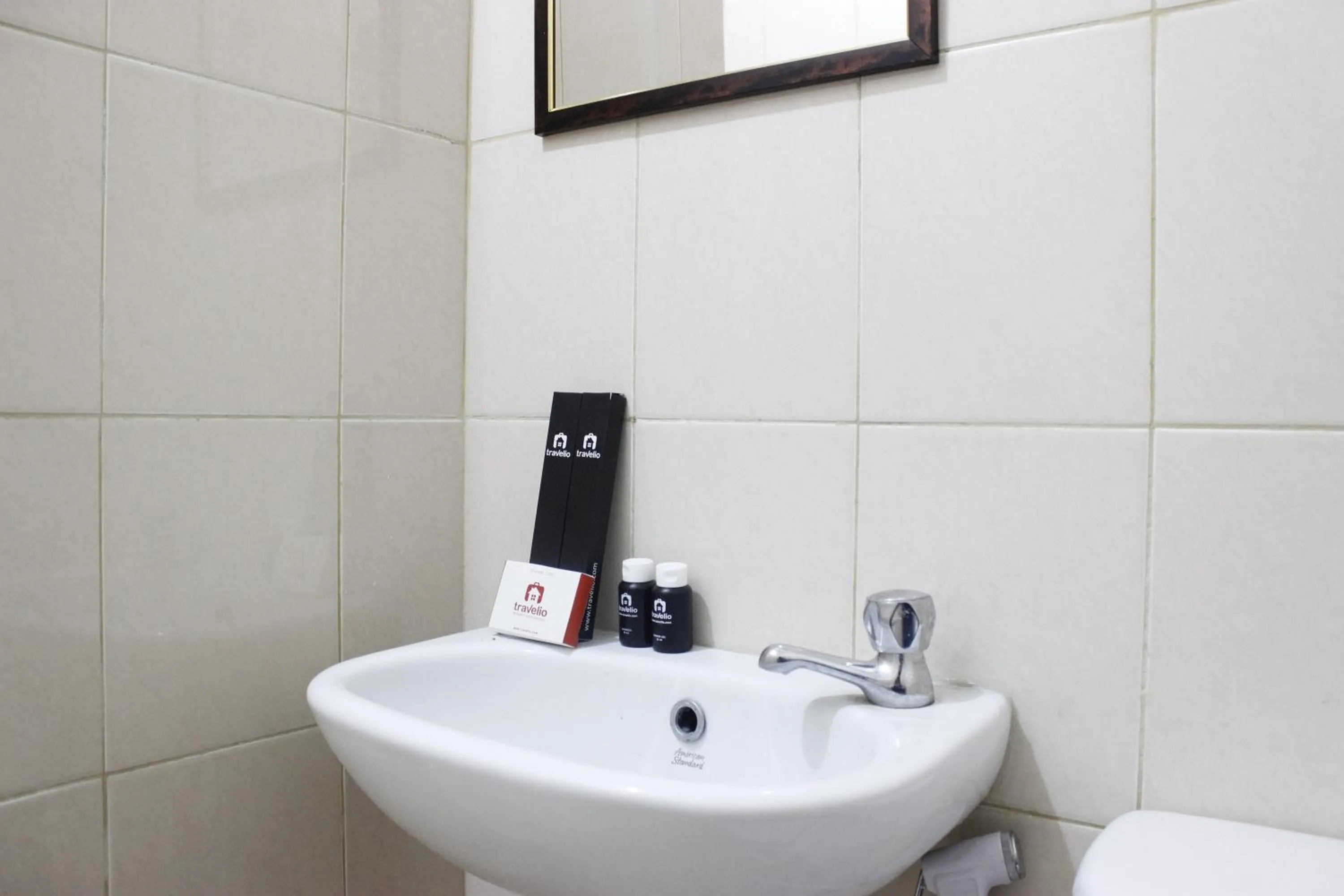 Compact Studio Tamansari Panoramic Apartment By Travelio