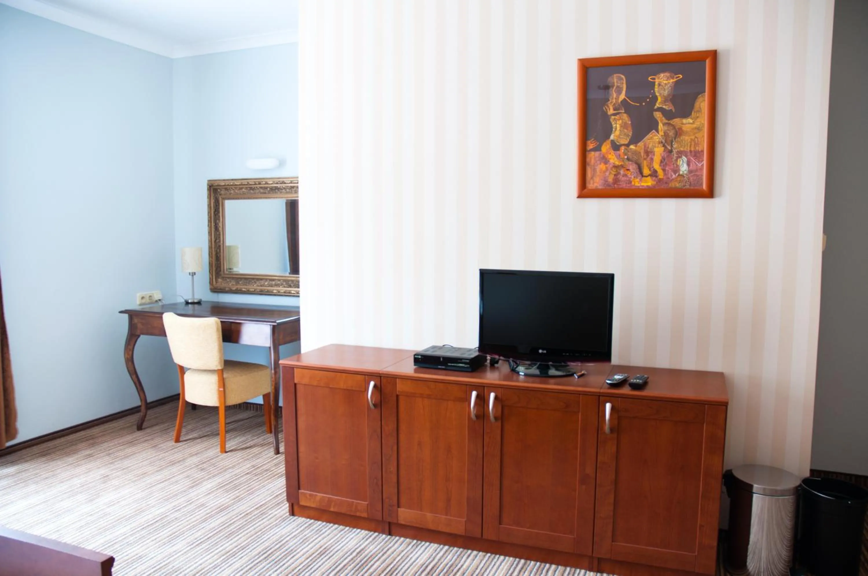 Photo of the whole room in Hotel Encian
