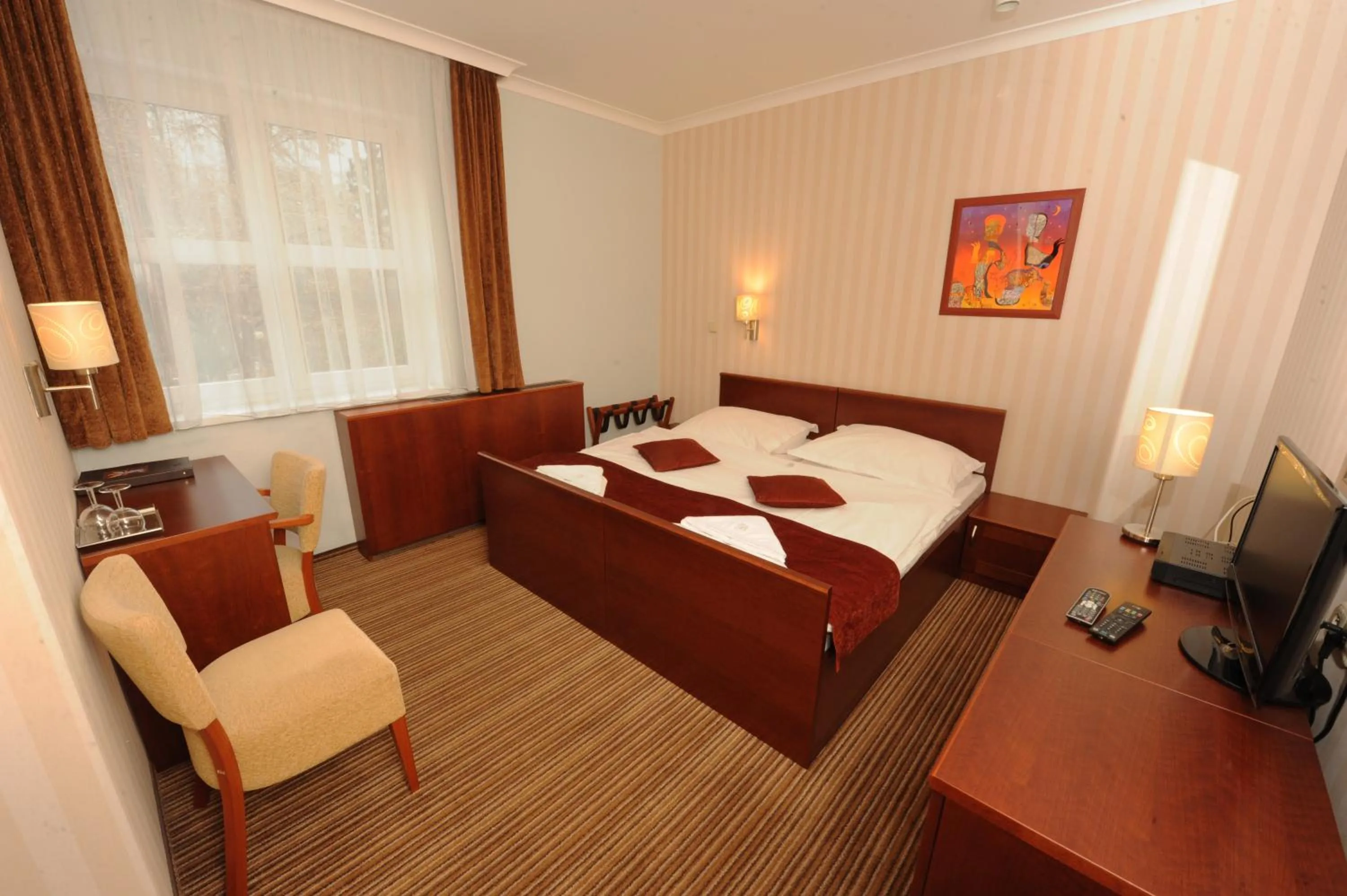 Photo of the whole room, Bed in Hotel Encian