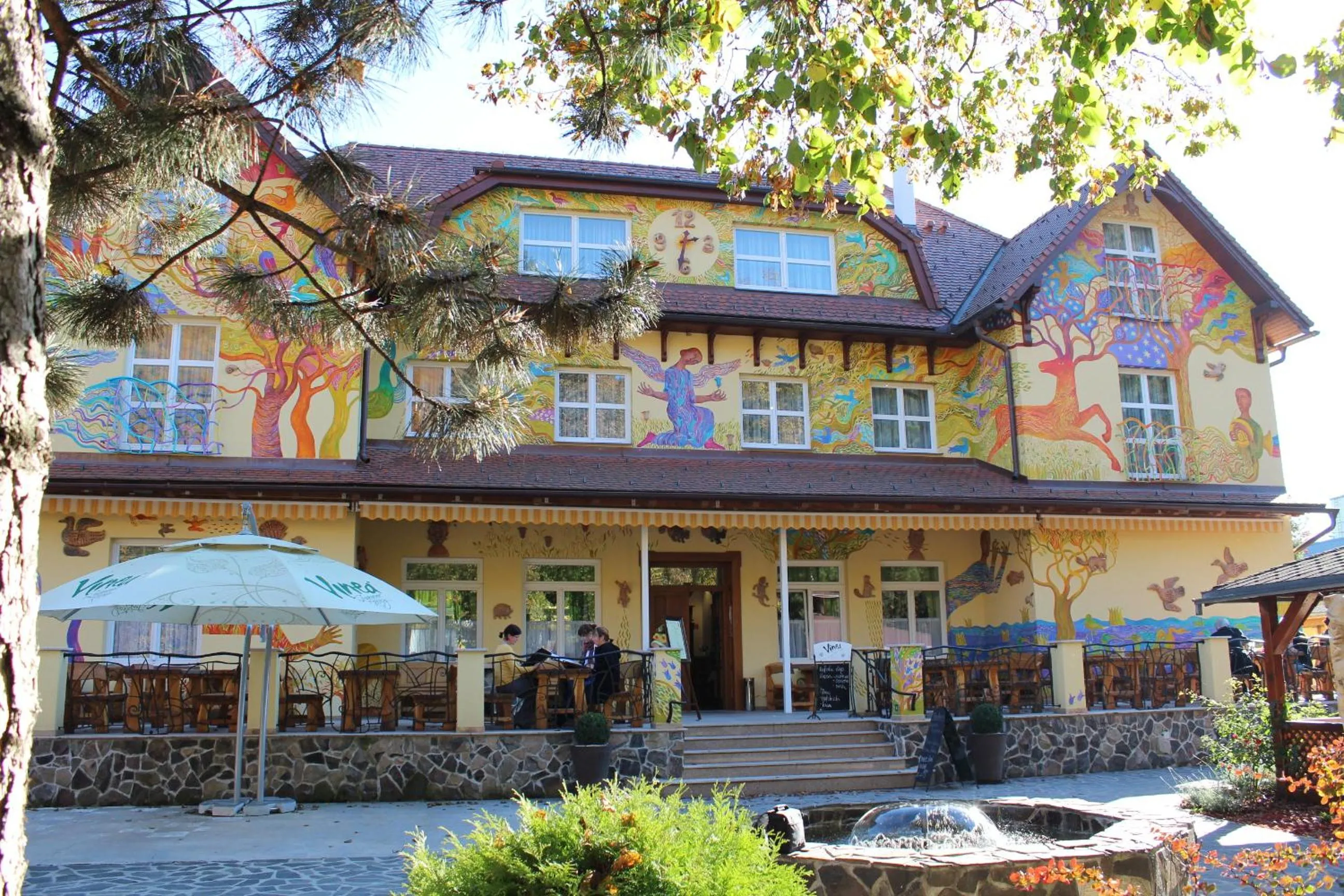 Facade/entrance in Hotel Encian