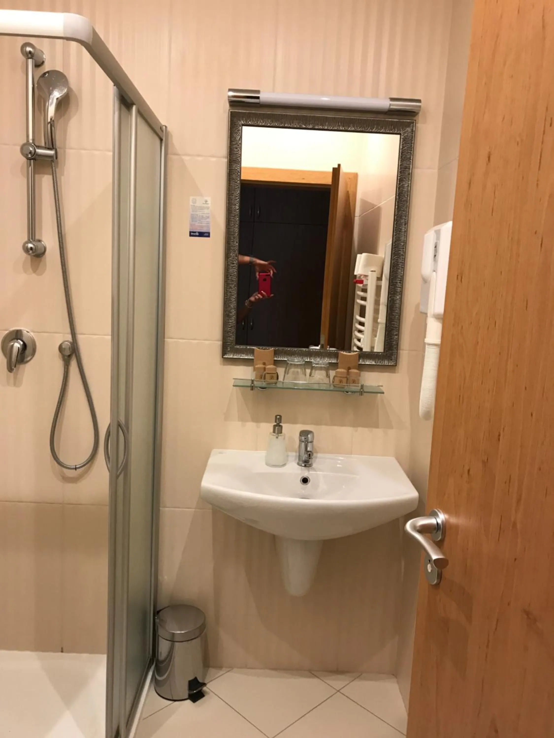 Bathroom in Hotel Encian
