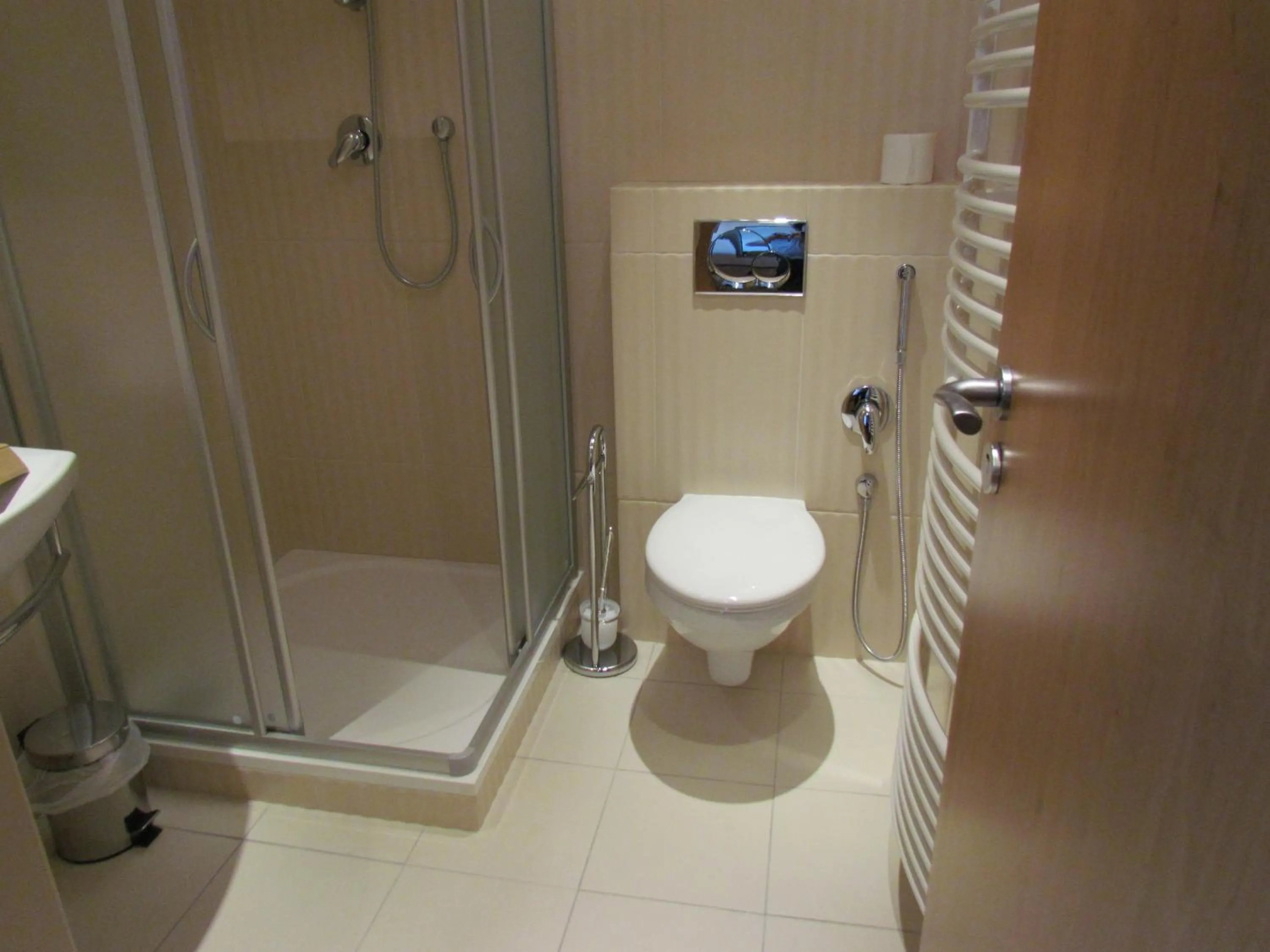 Bathroom in Hotel Encian