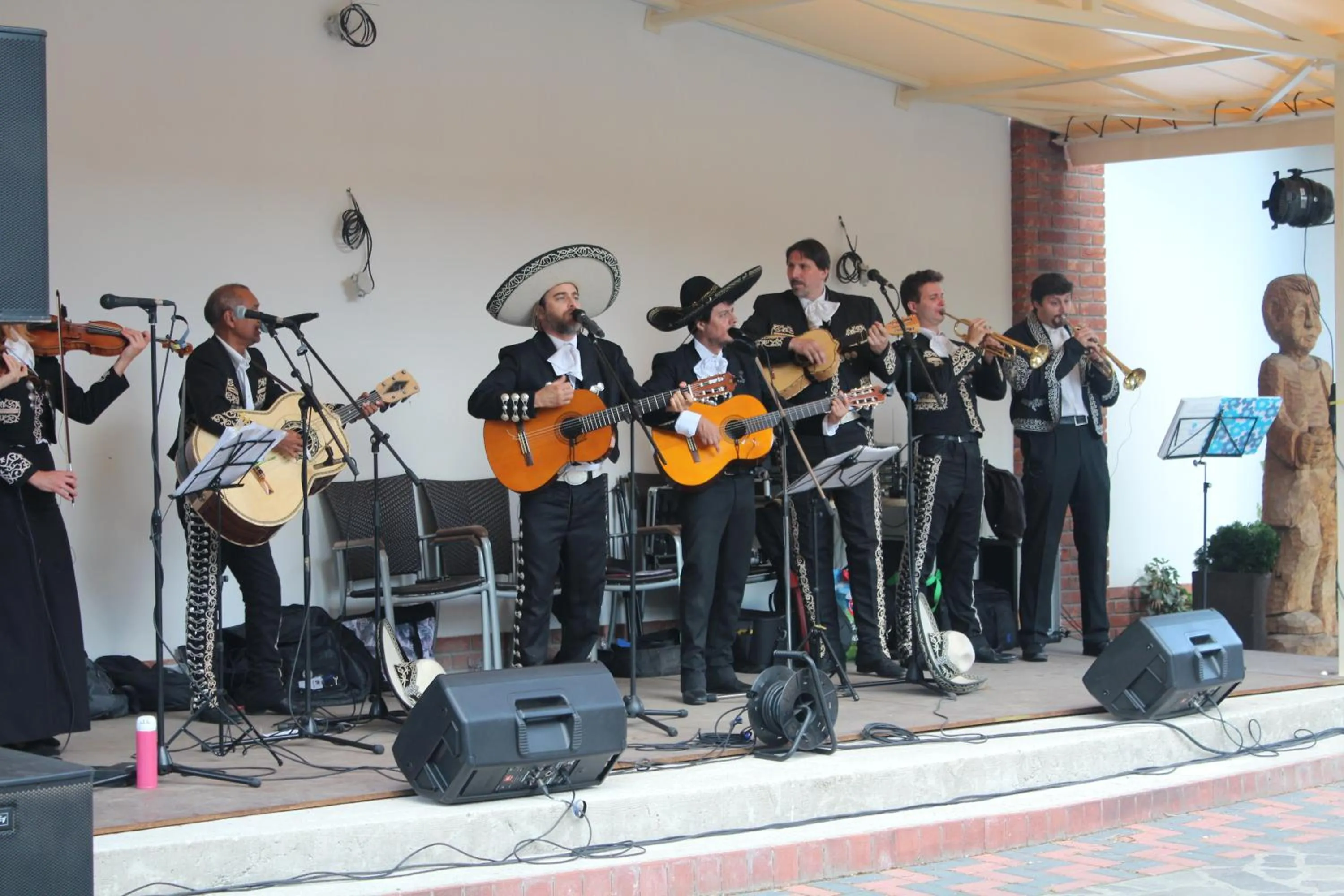 Evening entertainment in Hotel Encian