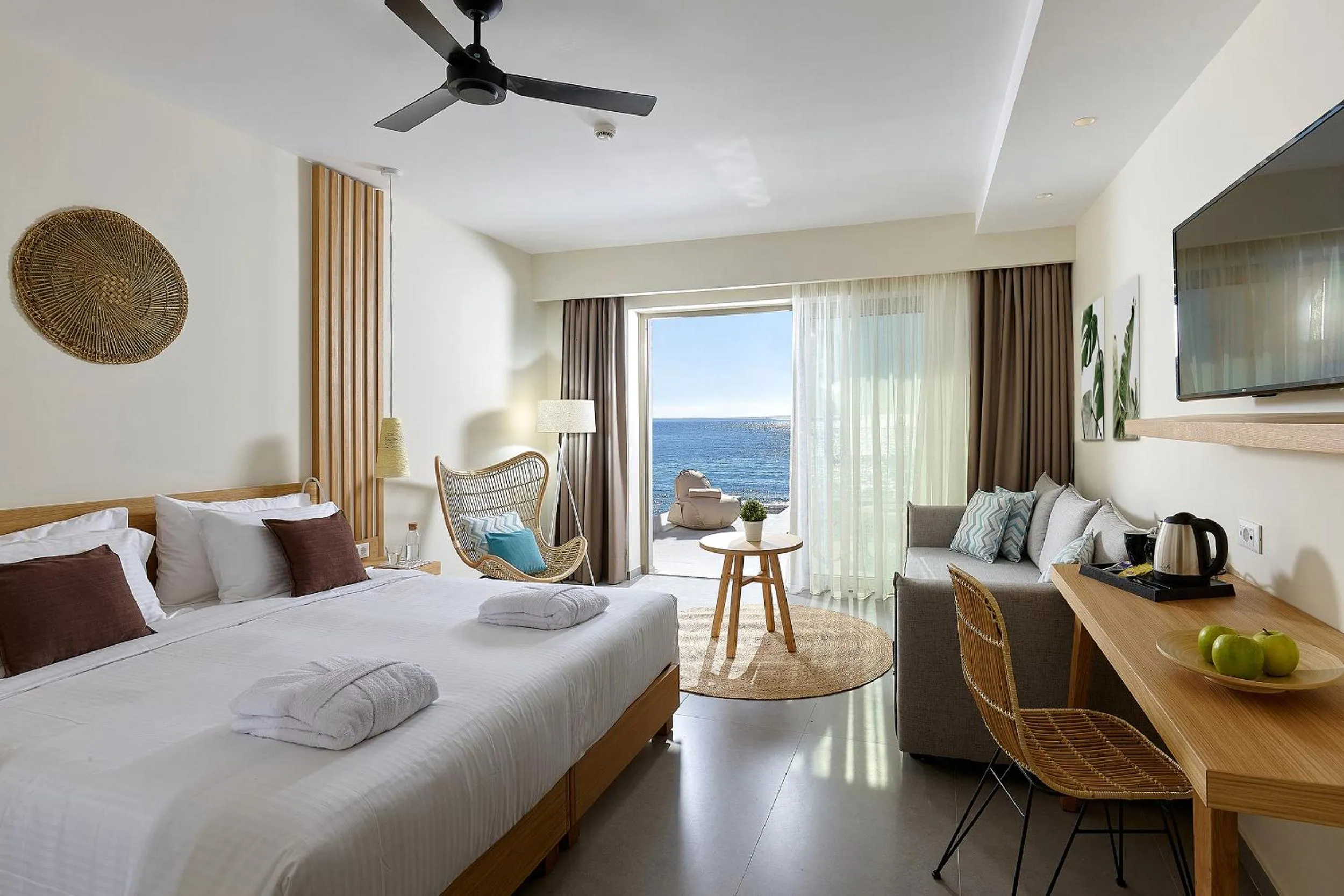 Toilet, Bed in Enorme Santanna Beach