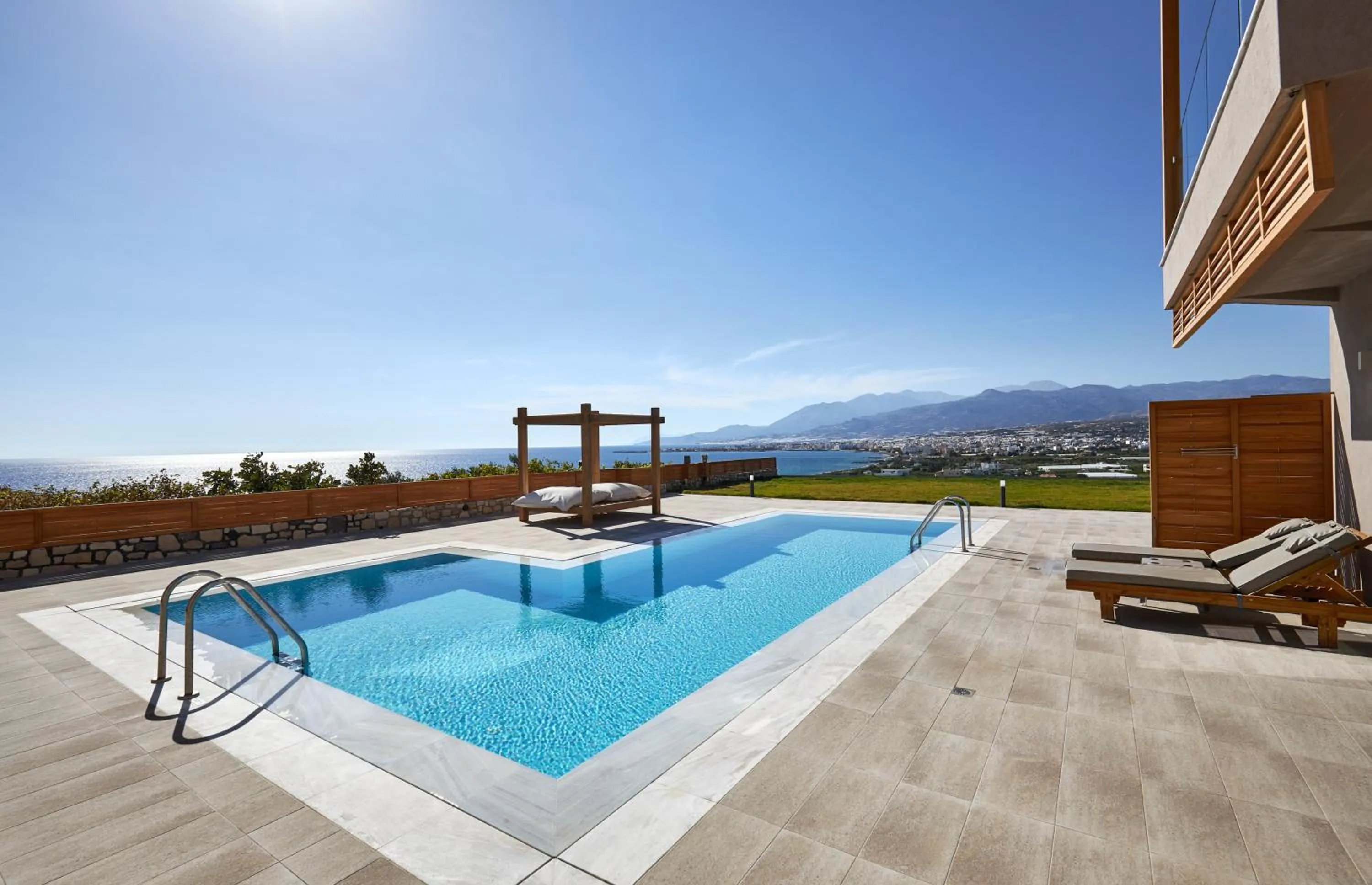 Patio in Enorme Santanna Beach