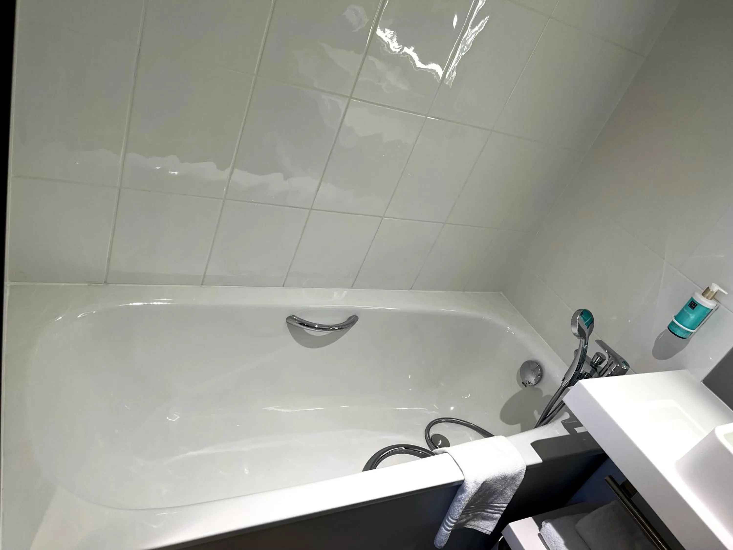 Bathroom in Novotel Suites Clermont Ferrand Polydome