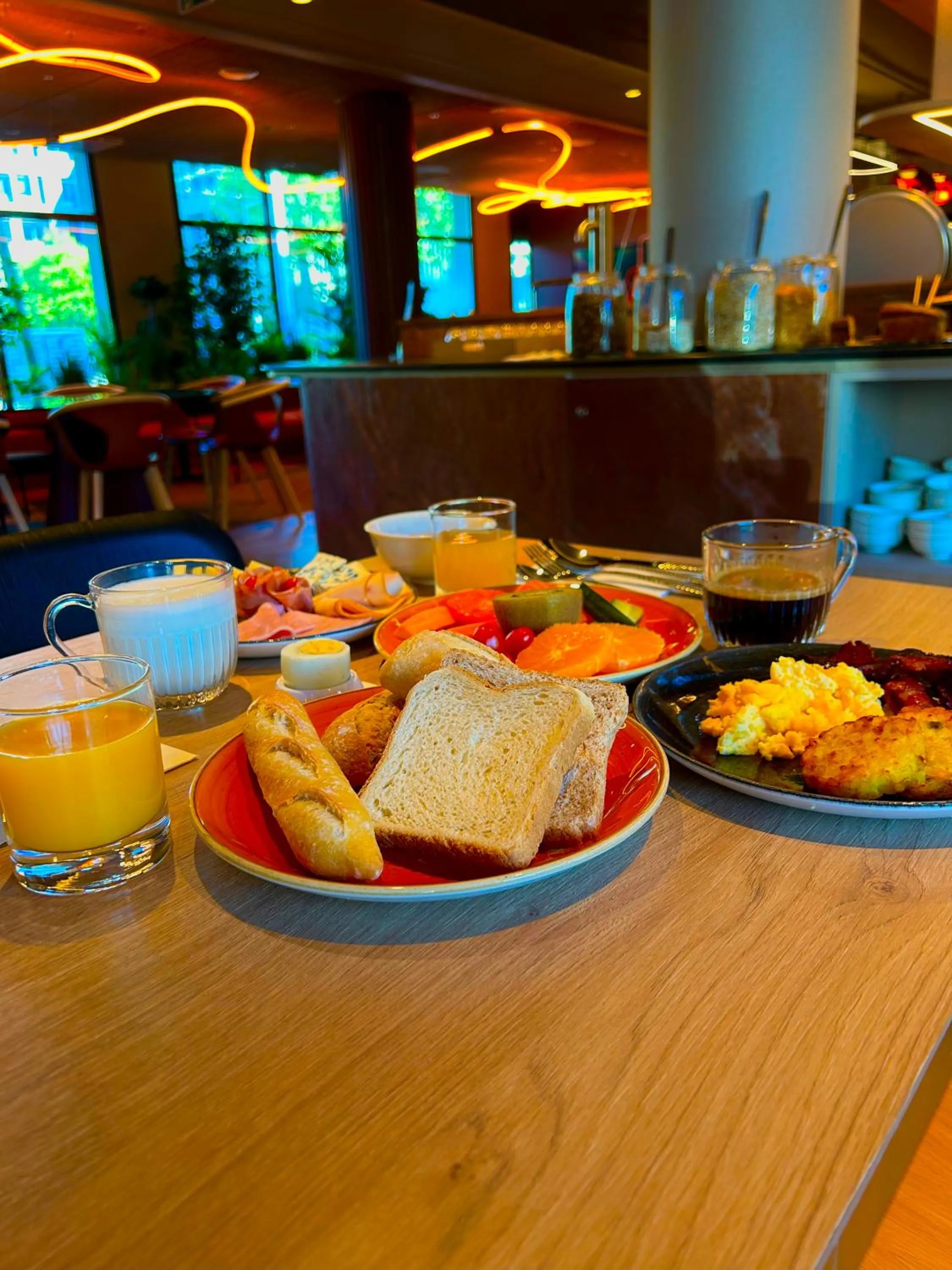 Breakfast in Novotel Suites Clermont Ferrand Polydome