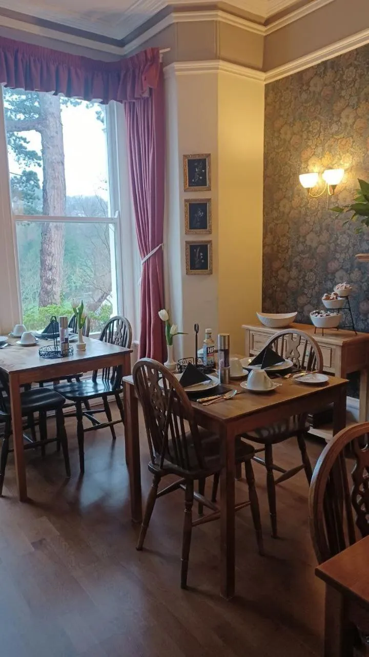Dining area in Glan Heulog