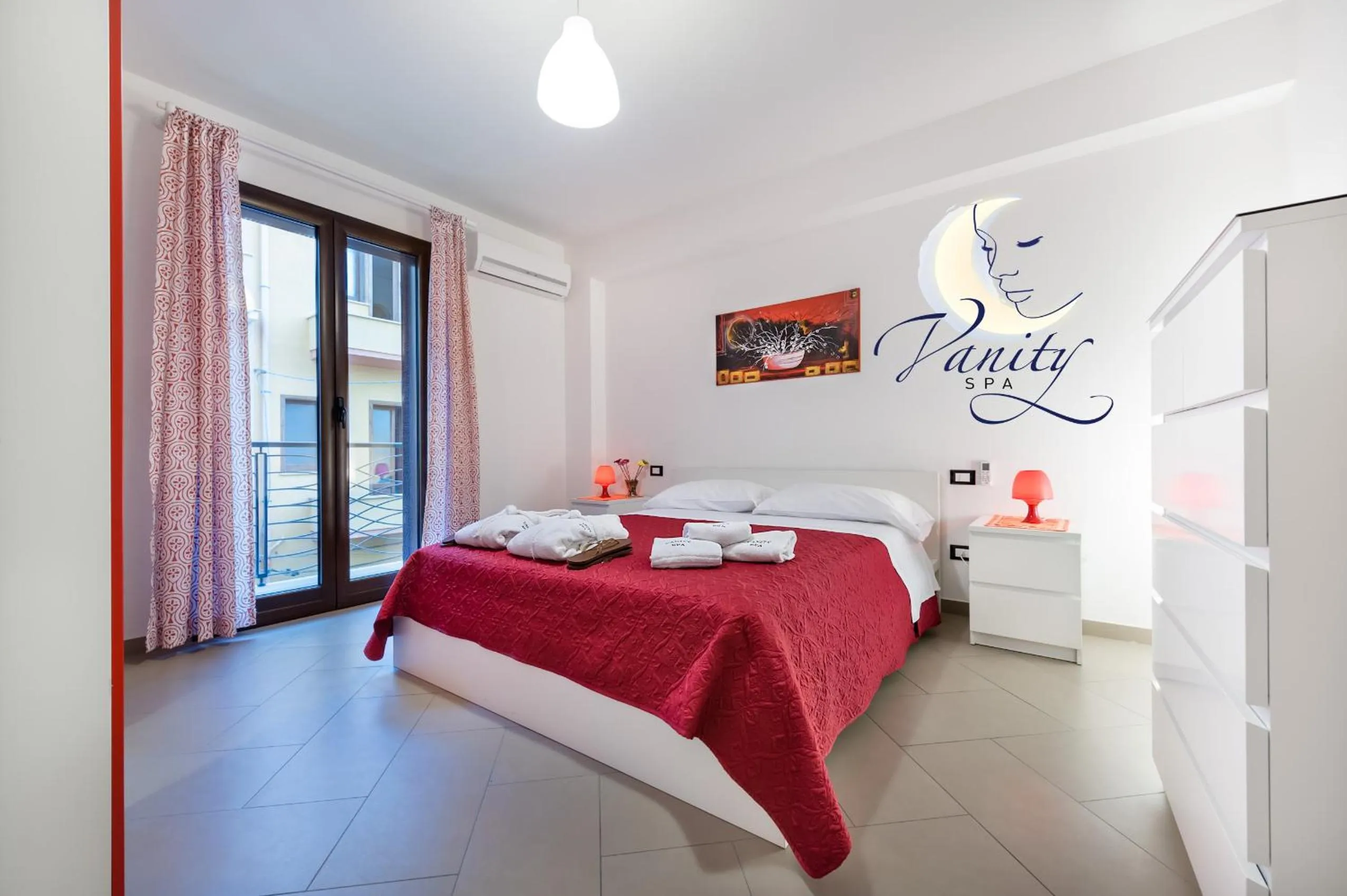 Bedroom, Bed in Vanity SPA