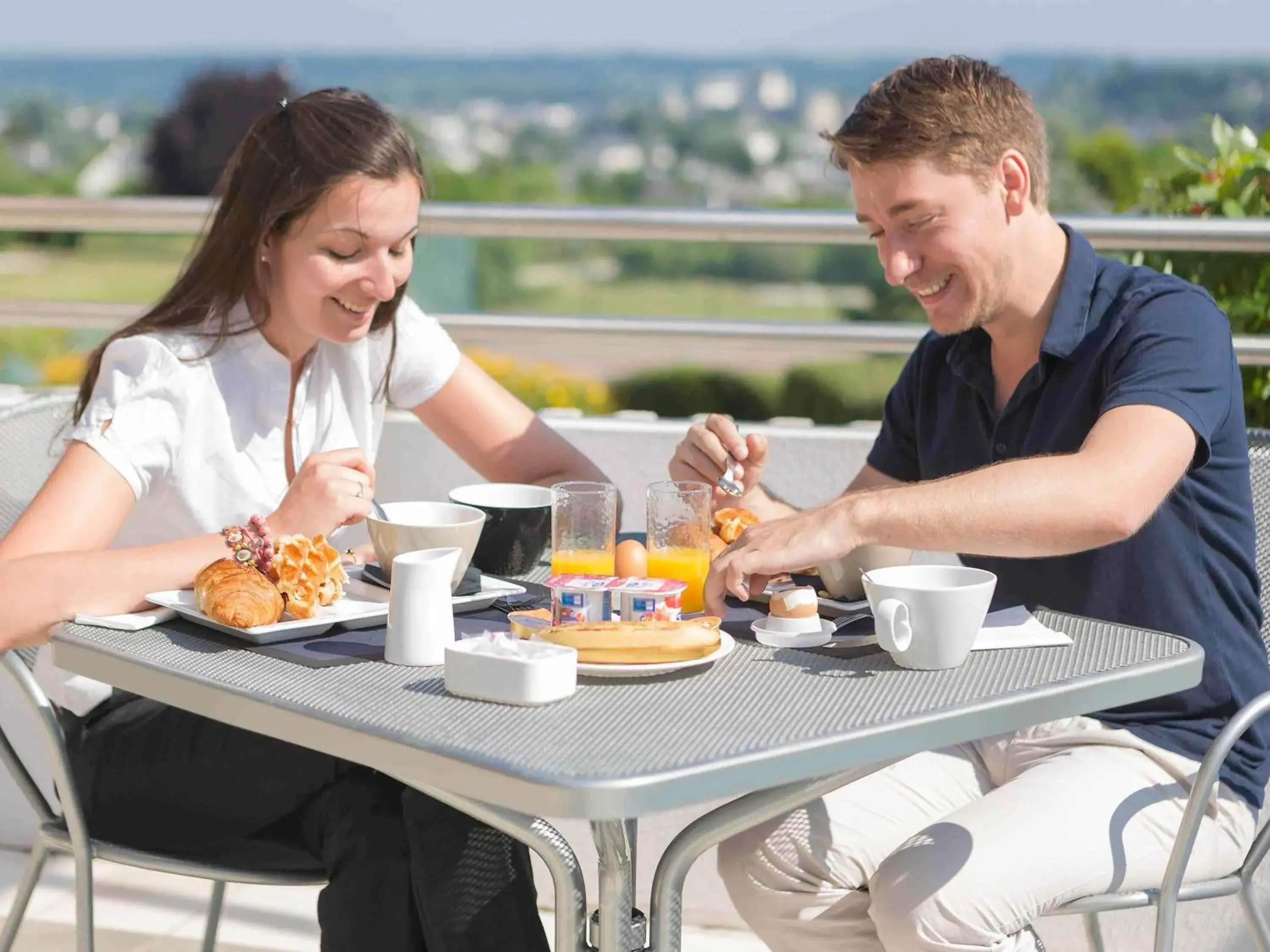 Restaurant/places to eat in Novotel Amboise Restaurant/places to eat in Novotel Amboise