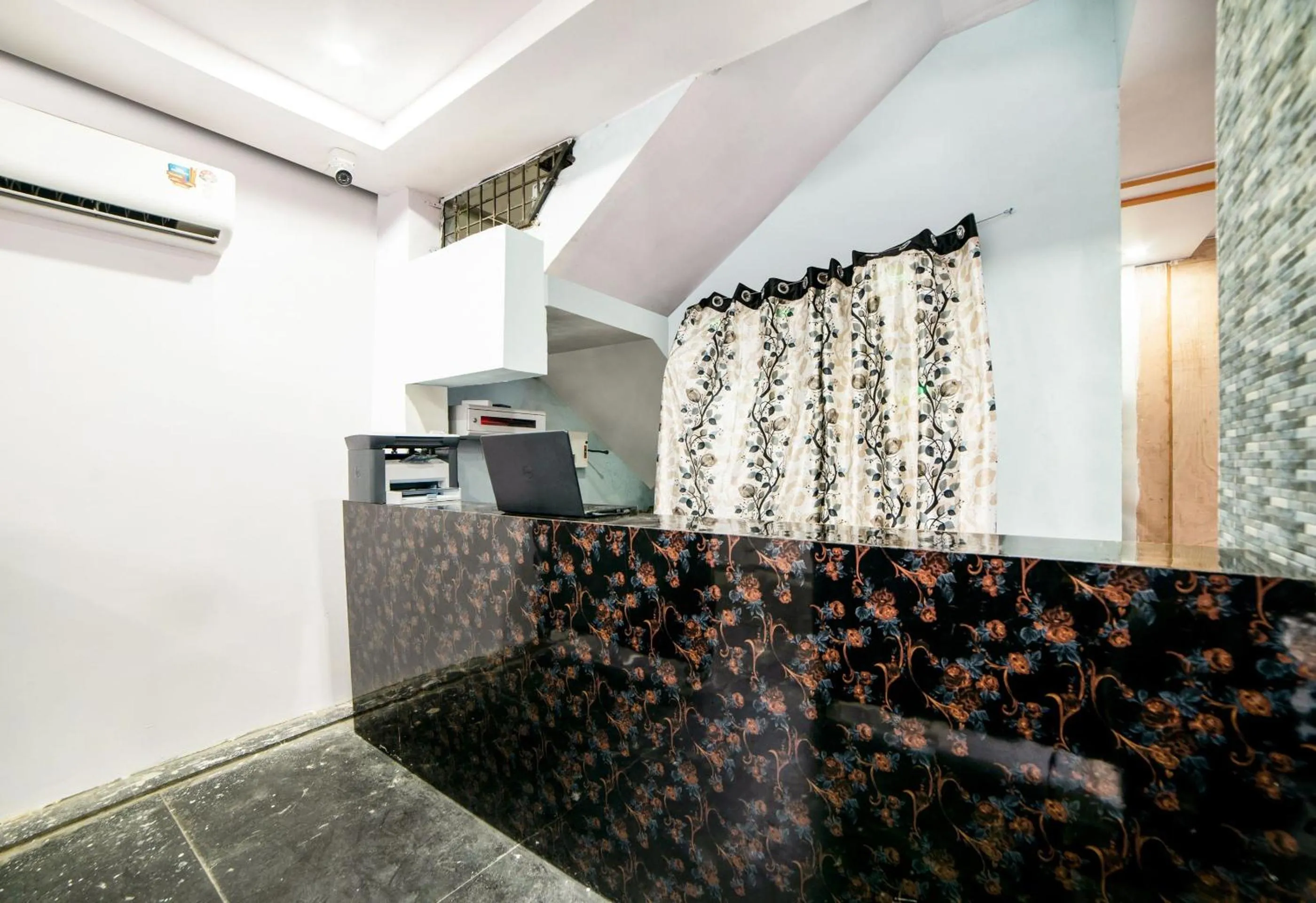 Lobby or reception in Super Hotel O Lucky Hotels Gachibowli