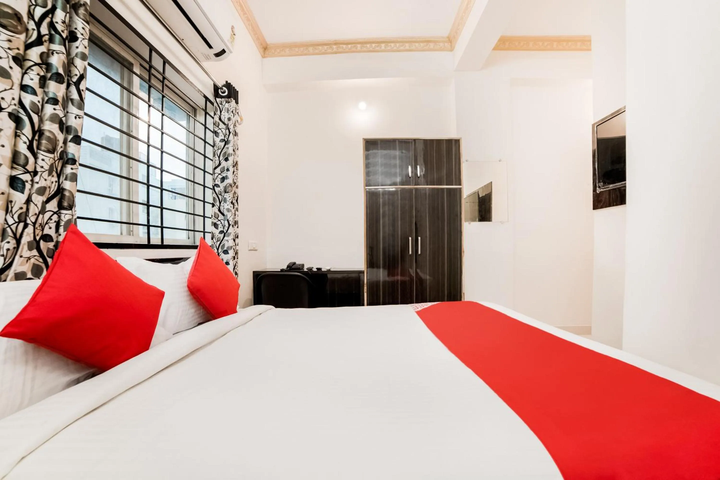 Bedroom, Bed in Super Hotel O Lucky Hotels Gachibowli