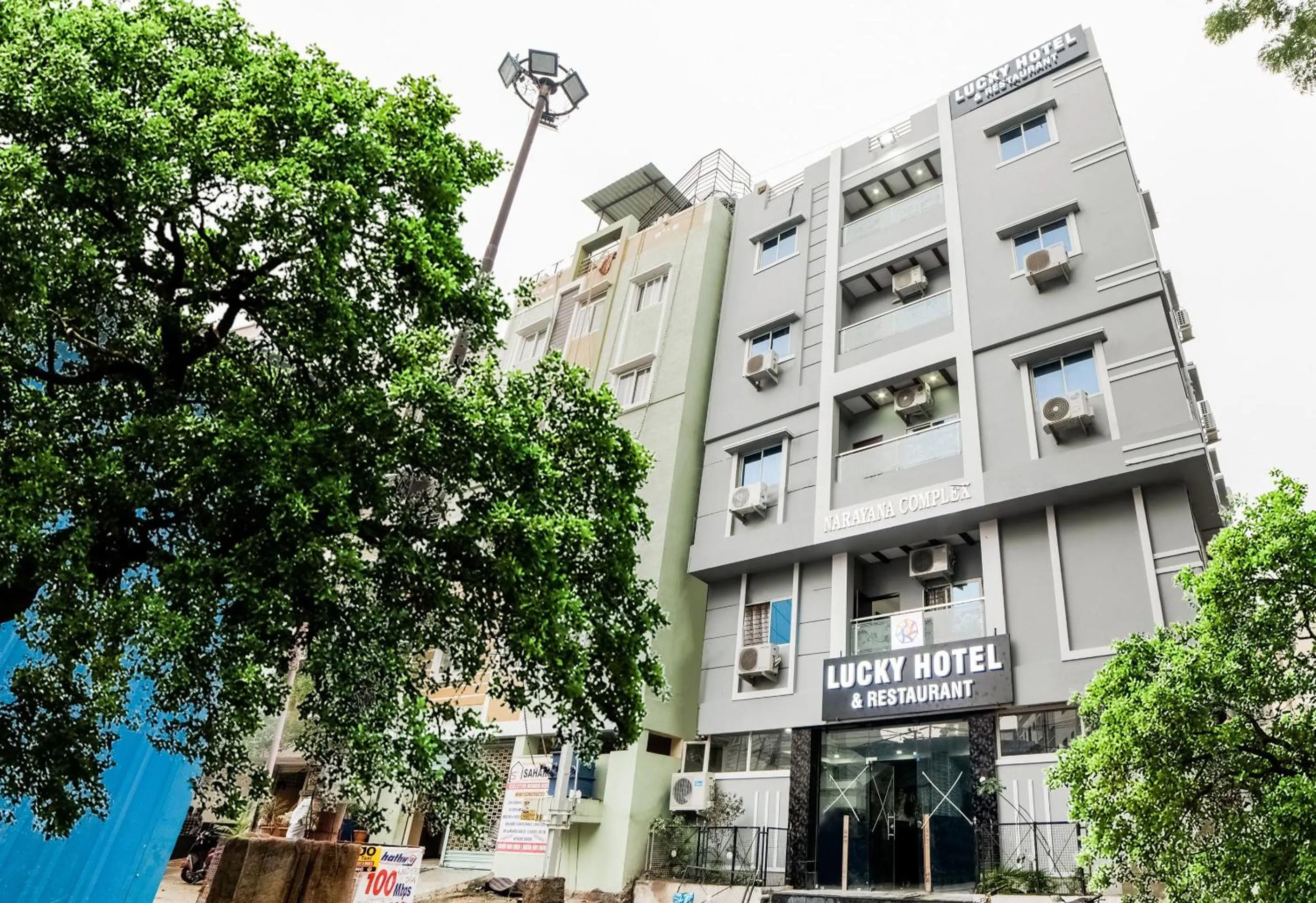Facade/entrance in Super Hotel O Lucky Hotels Gachibowli