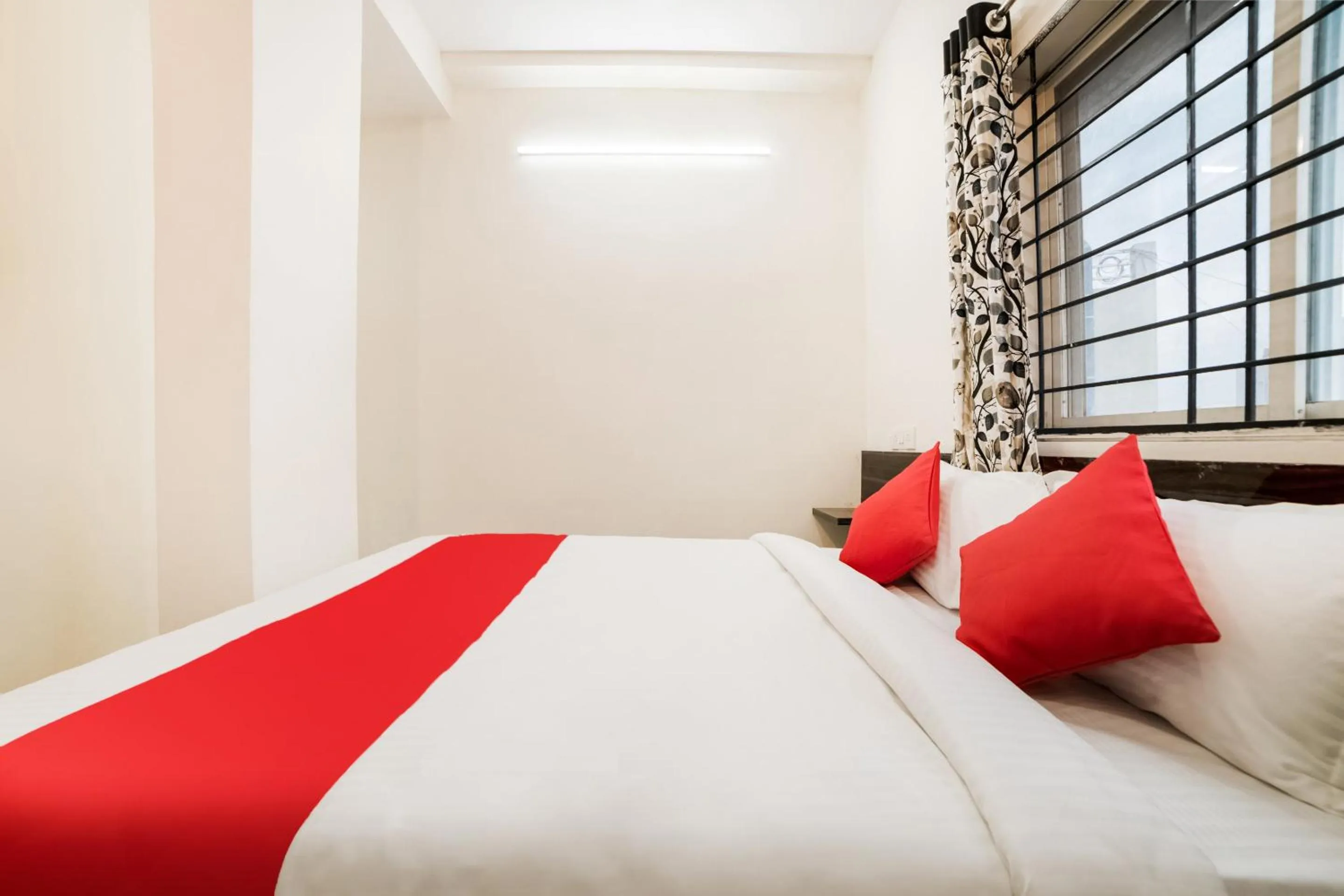 Bedroom, Bed in Super Hotel O Lucky Hotels Gachibowli