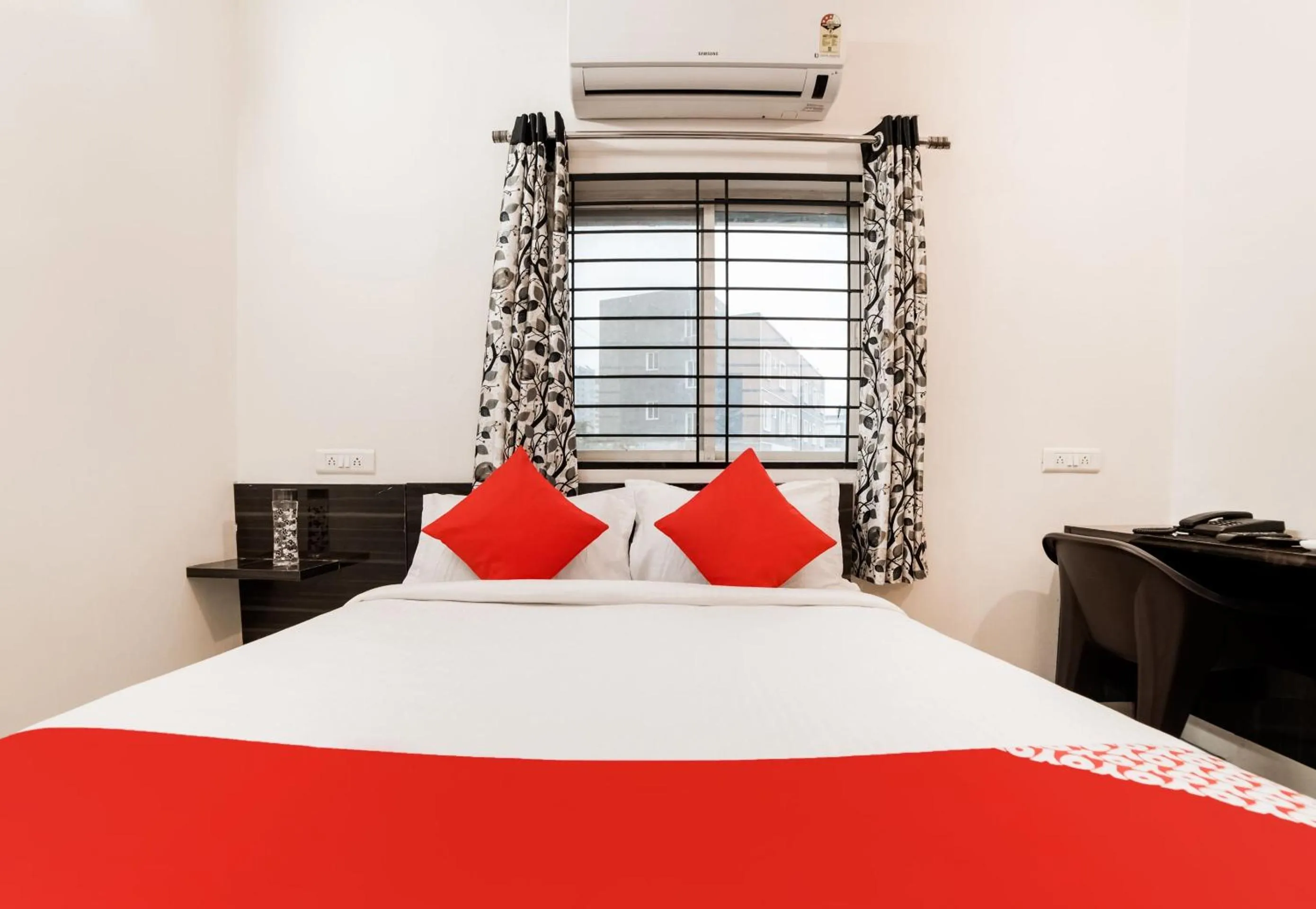 Bedroom, Bed in Super Hotel O Lucky Hotels Gachibowli