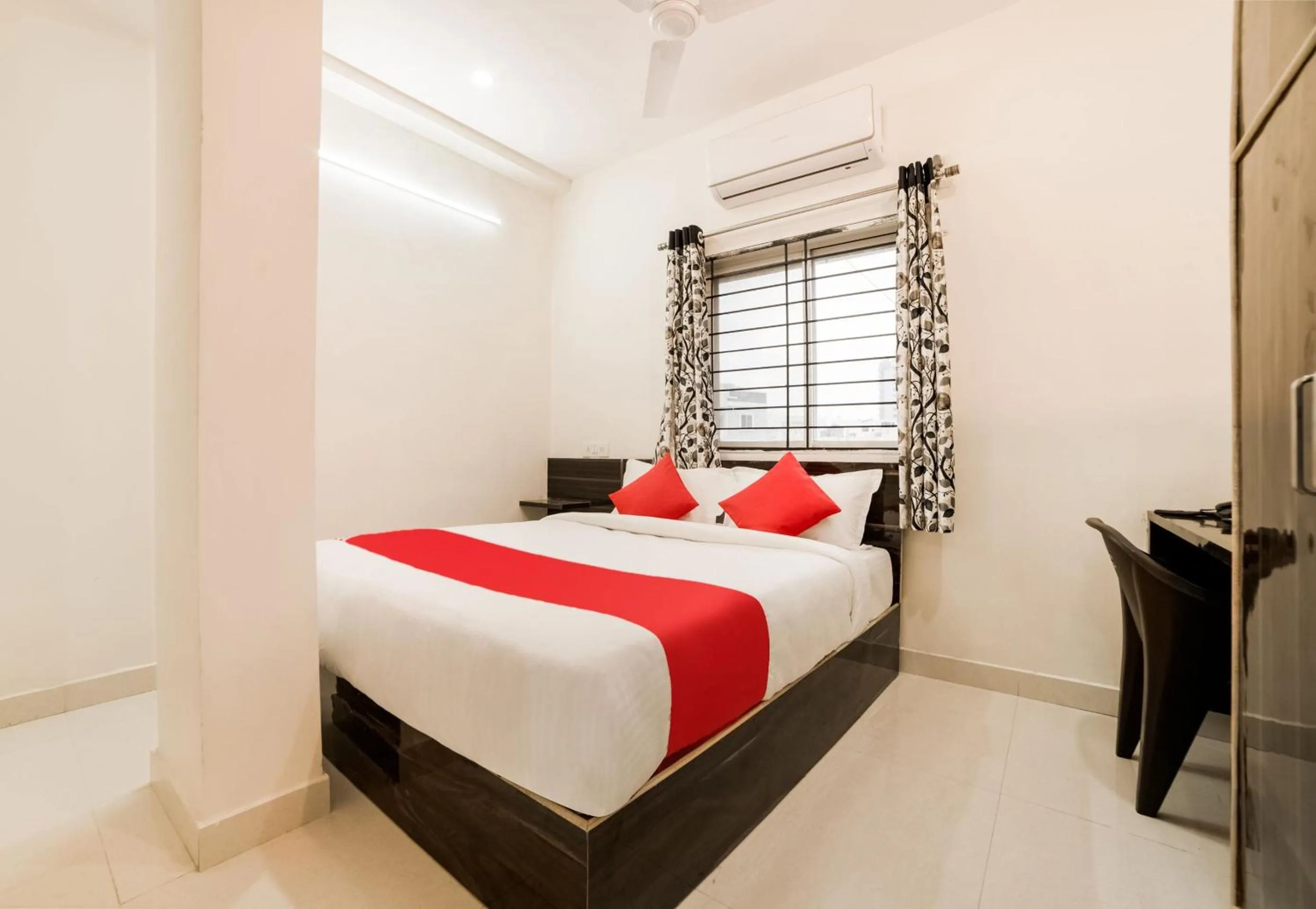 Bedroom, Bed in Super Hotel O Lucky Hotels Gachibowli