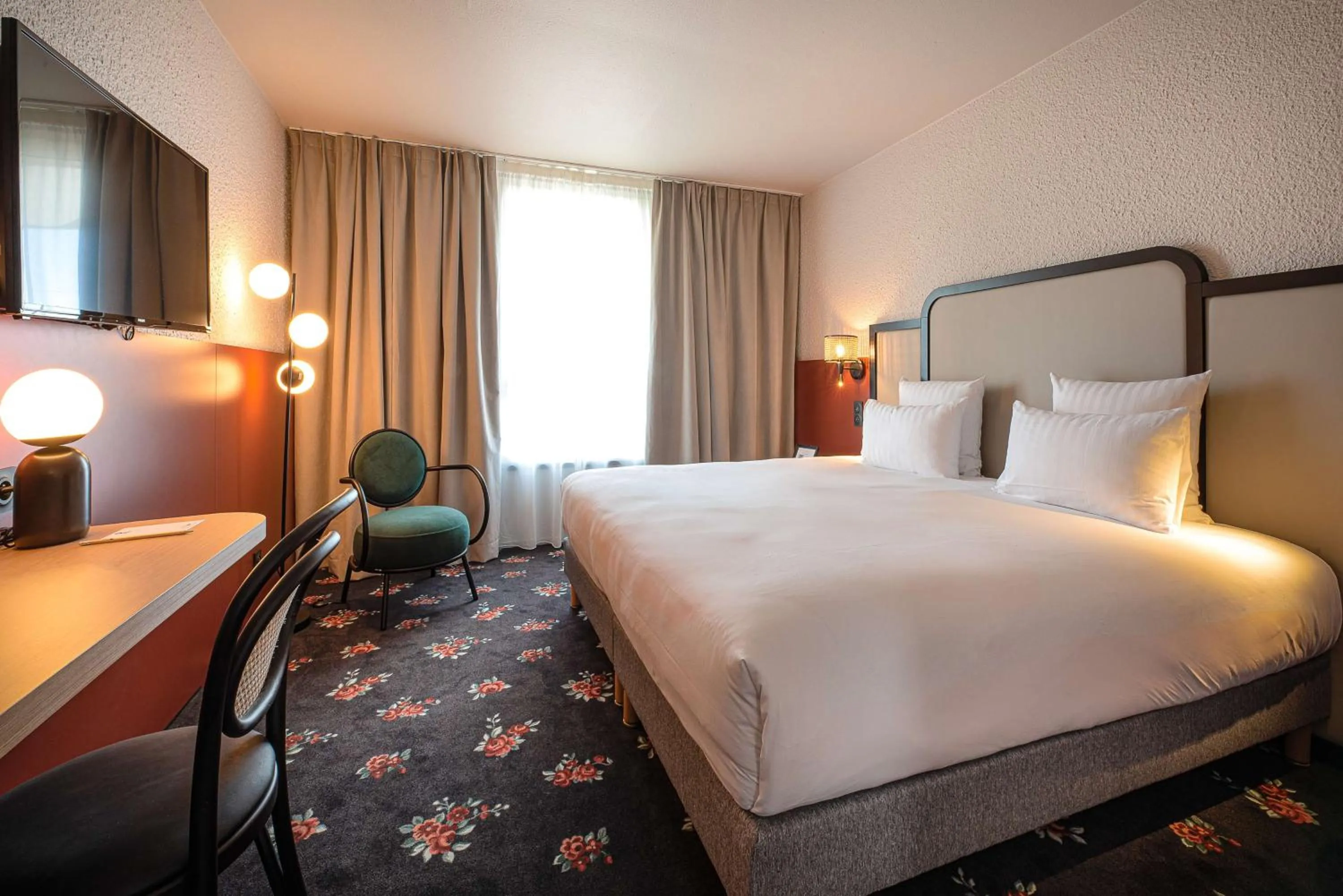 Bedroom, Bed in Best Western Porte du Forez