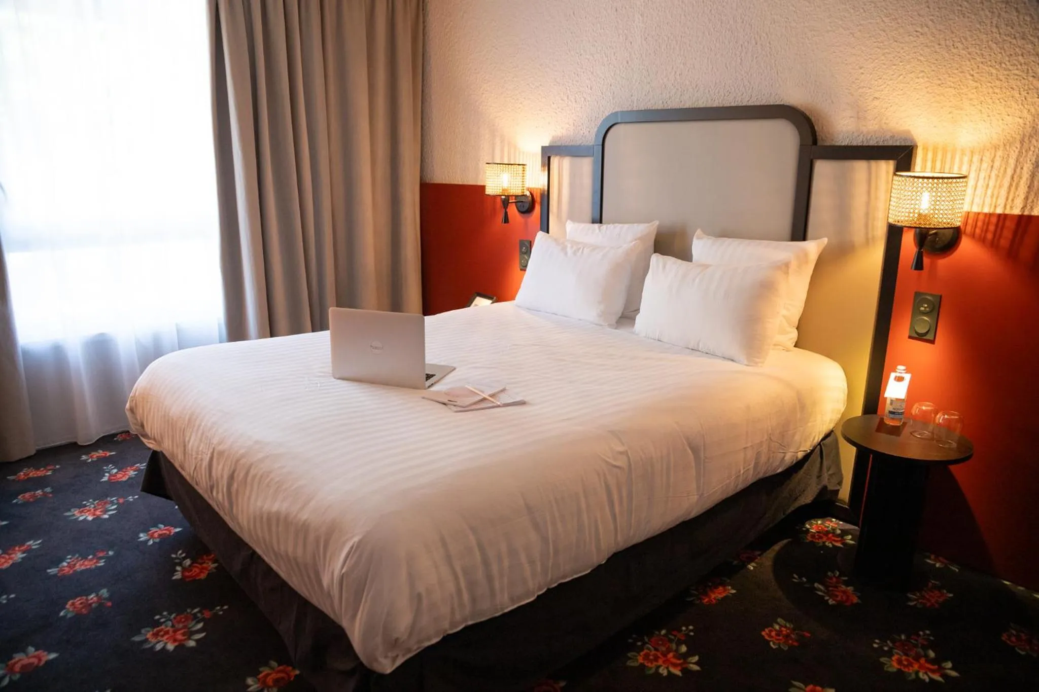 Bed in Best Western Porte du Forez