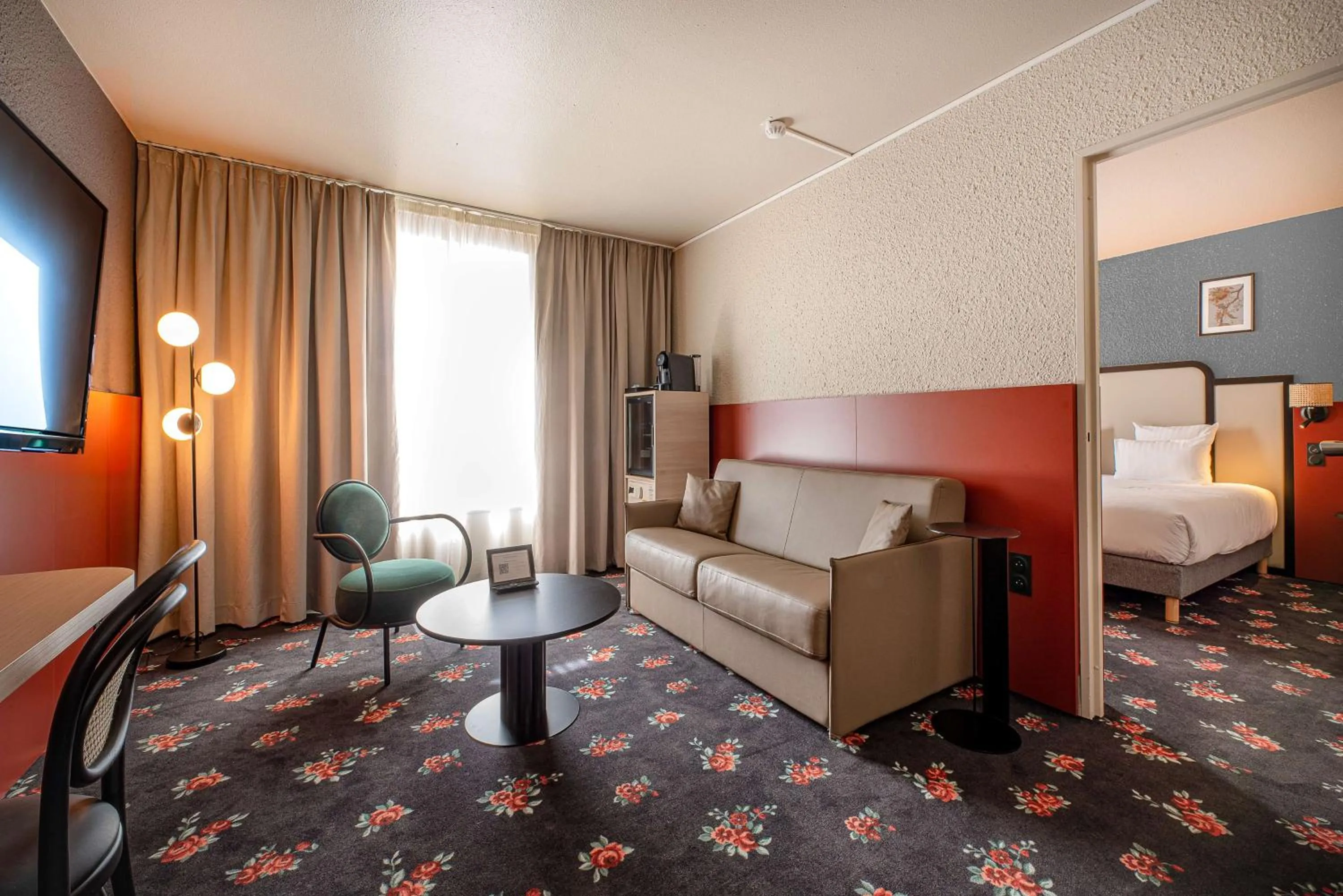 TV and multimedia, Bed in Best Western Porte du Forez
