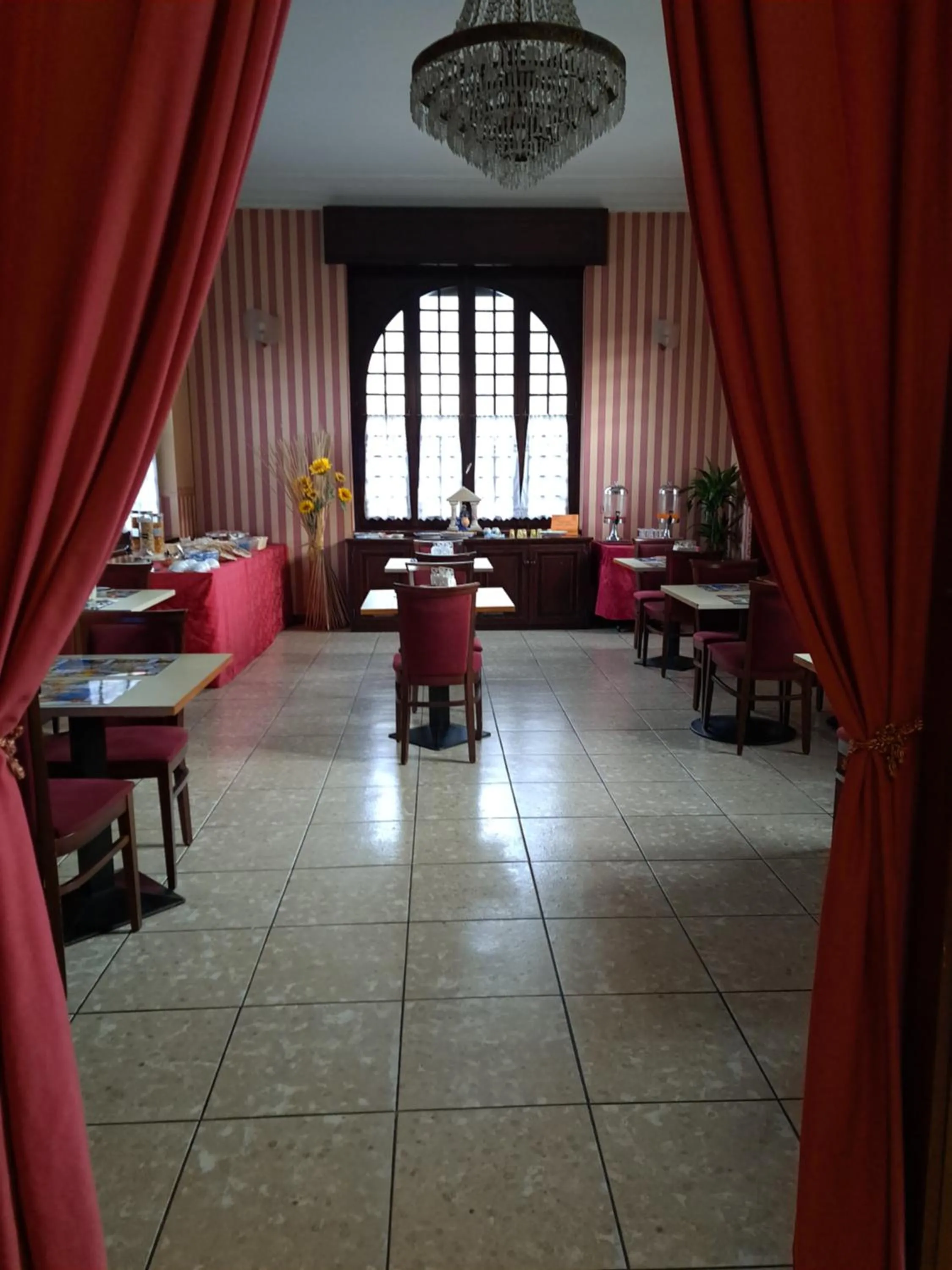 Communal lounge/ TV room in Hotel Montecarlo