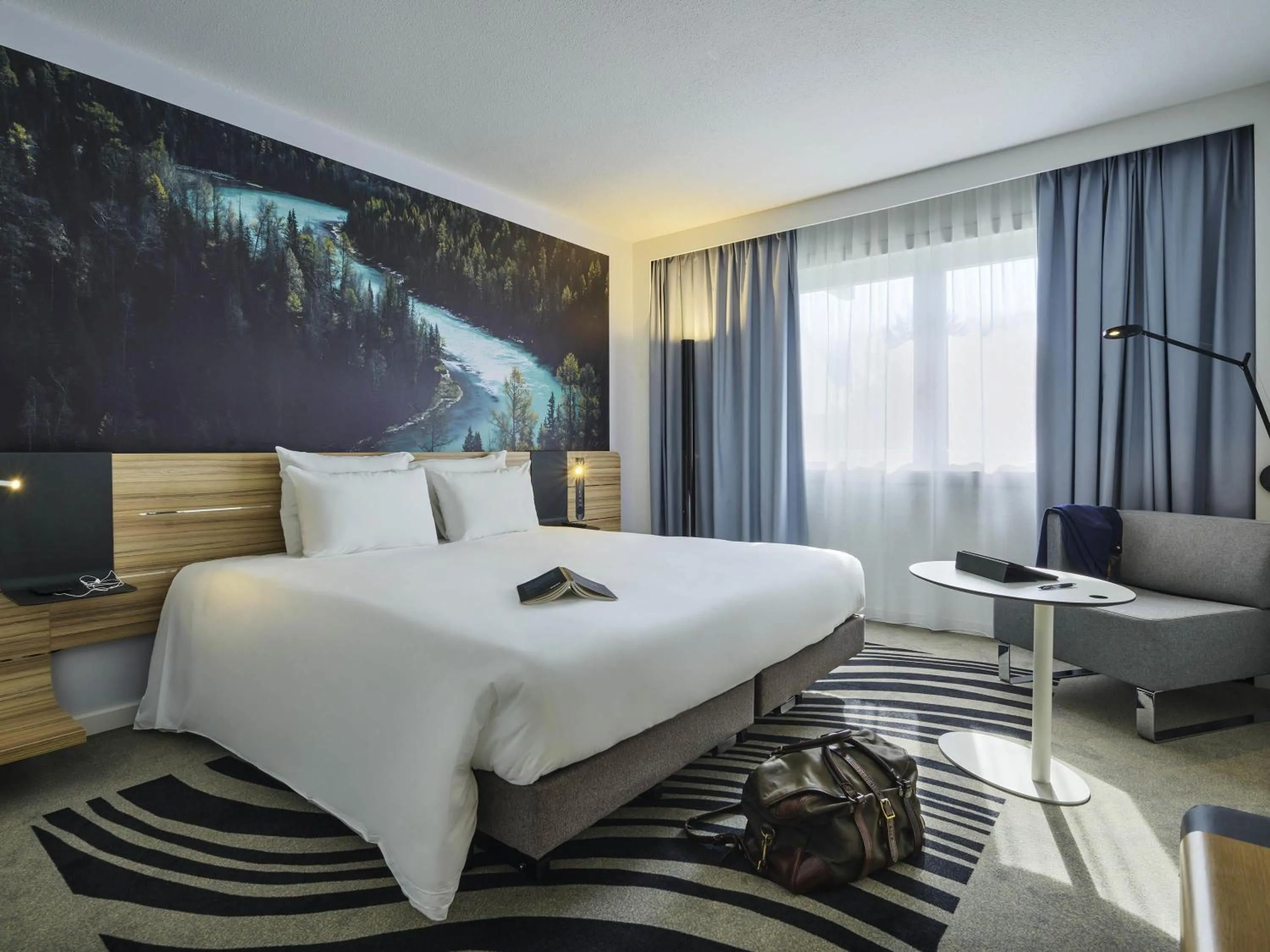 Property building, Bed in Novotel Massy Palaiseau