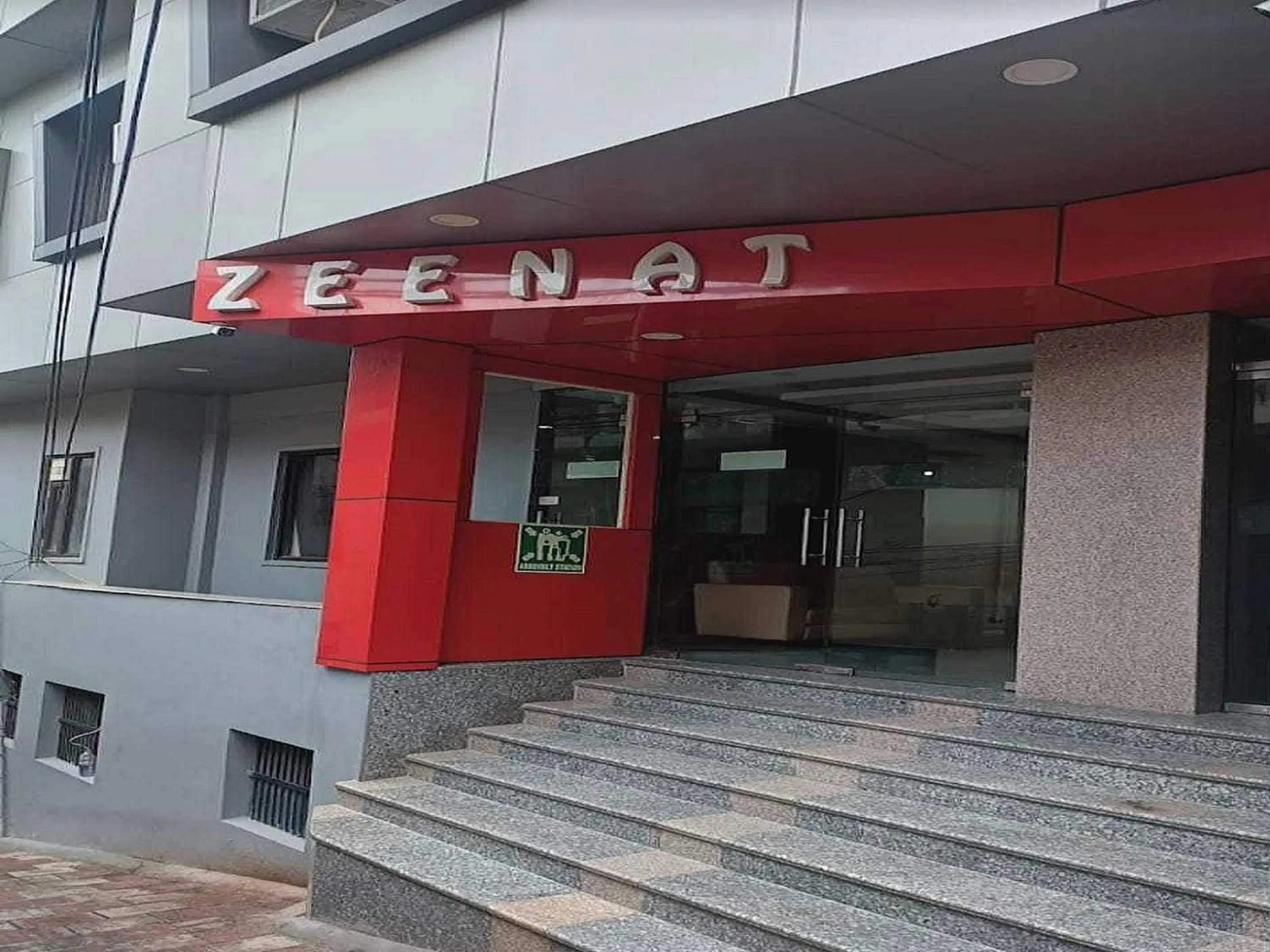 Facade/entrance in Hotel O 62748 Hotel Zeenat