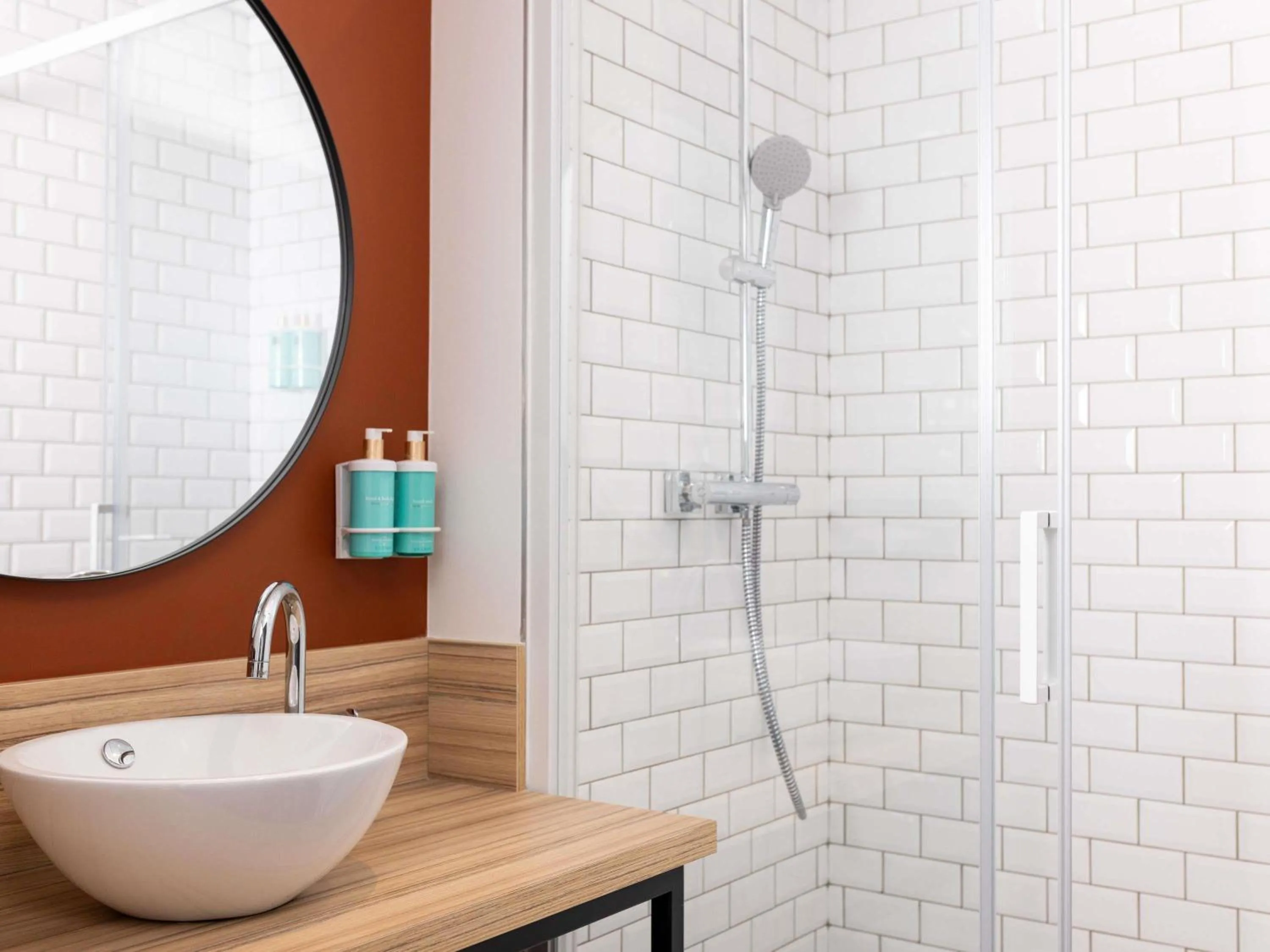 Bedroom in ibis Styles Lille Aéroport