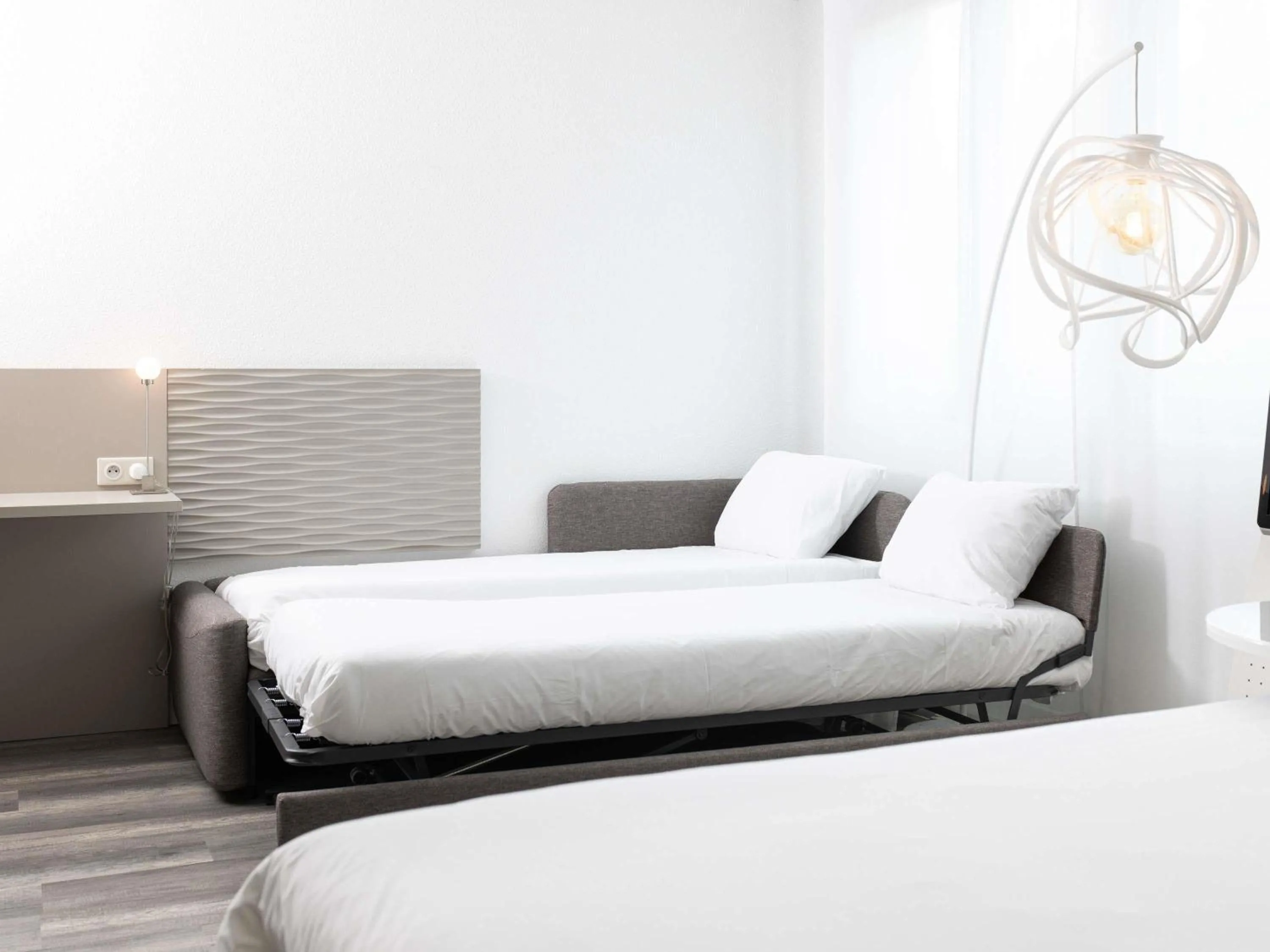 Bedroom, Bed in ibis Styles Lille Aéroport