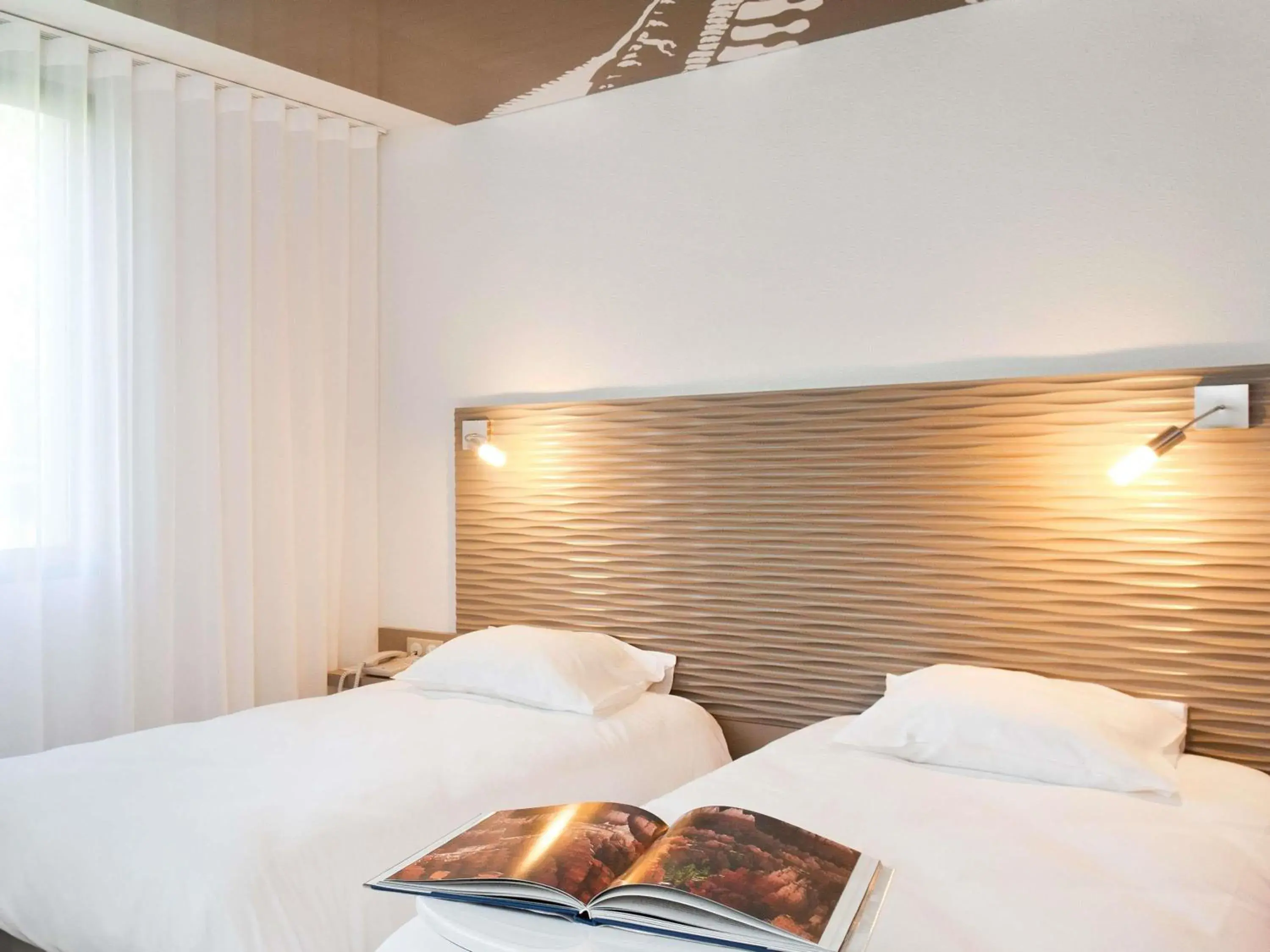 Bedroom, Bed in ibis Styles Lille Aéroport Bedroom, Bed in ibis Styles Lille Aéroport