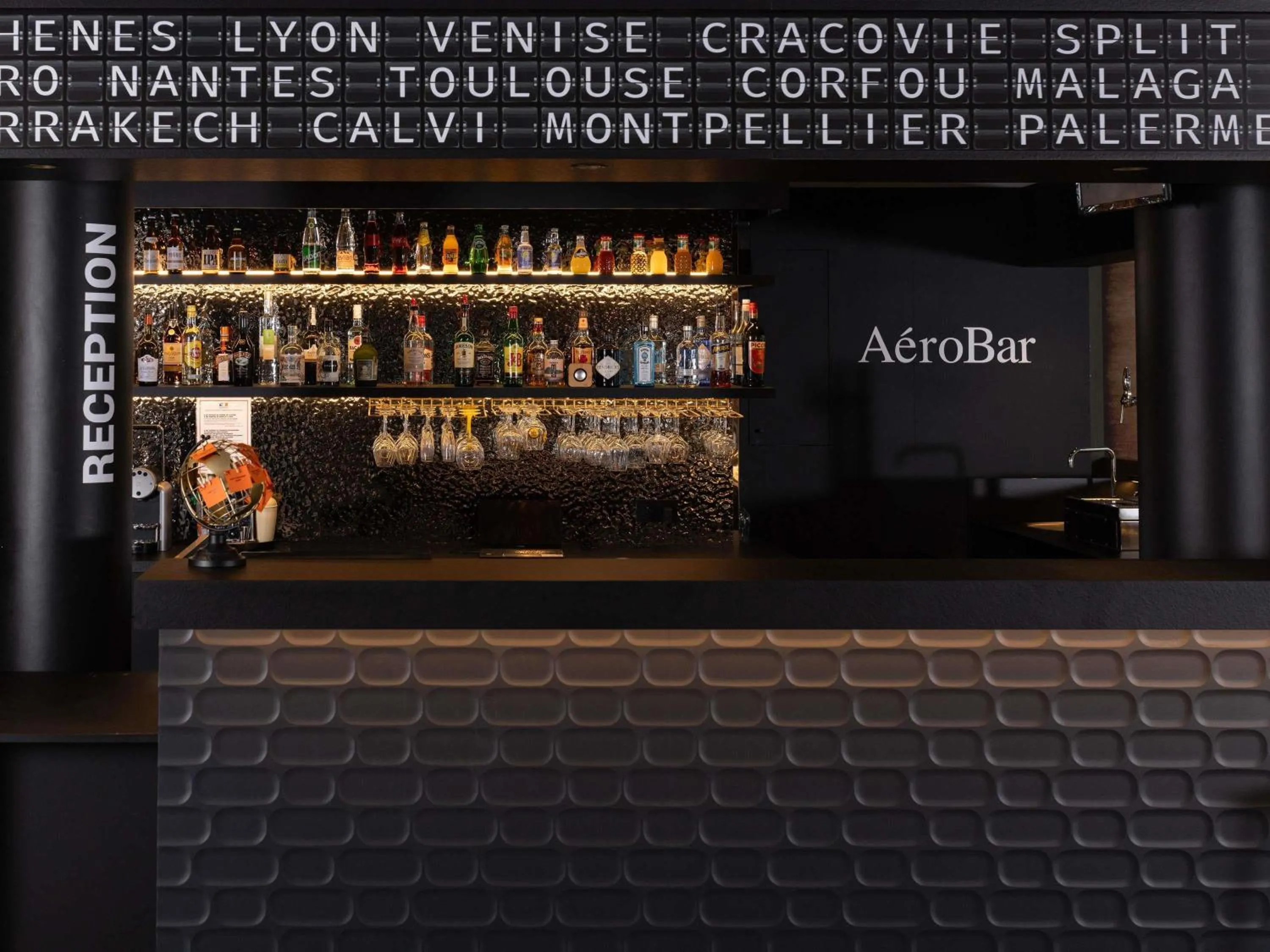 Lounge or bar in ibis Styles Lille Aéroport