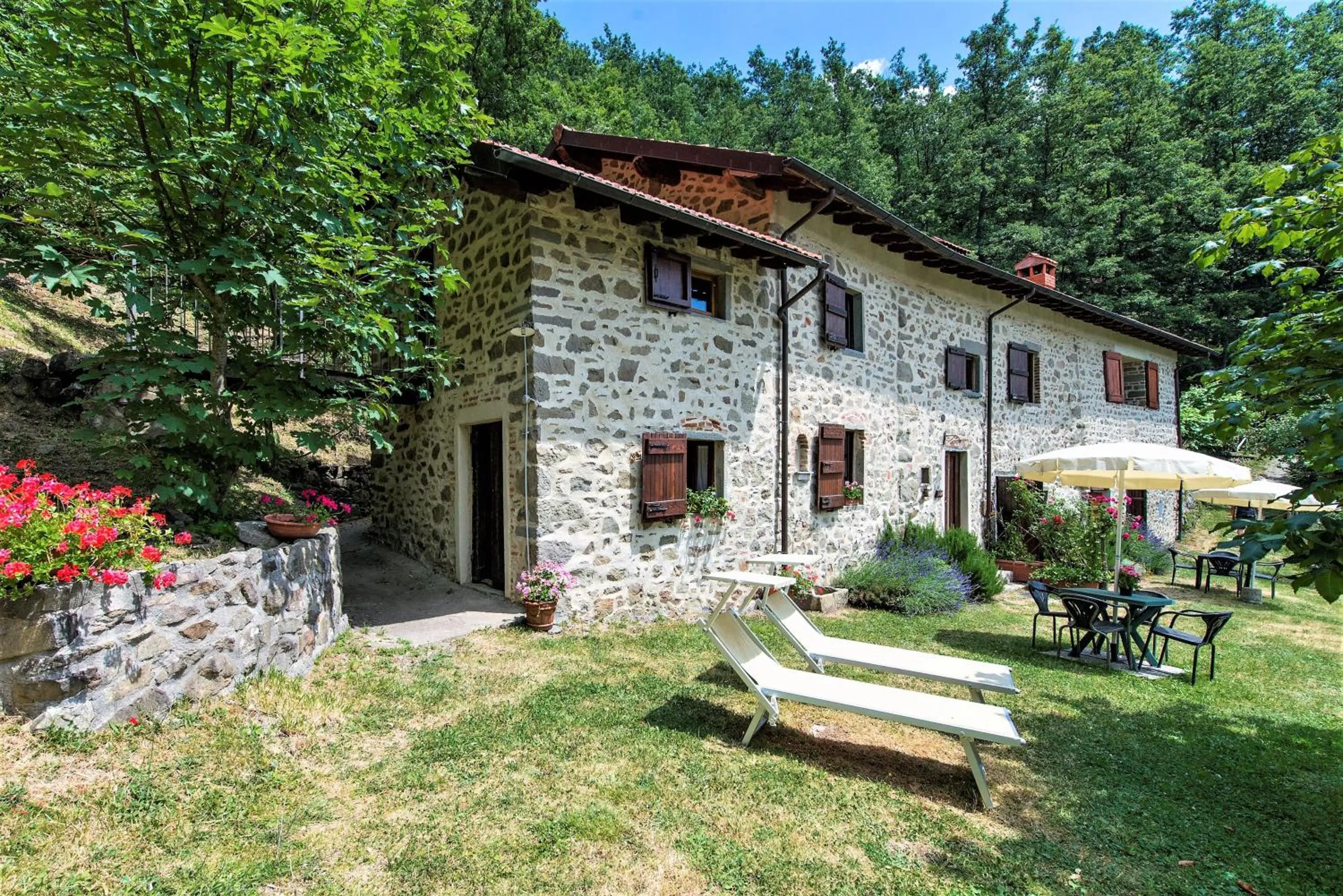 Garden view in Agriturismo Il Gufo