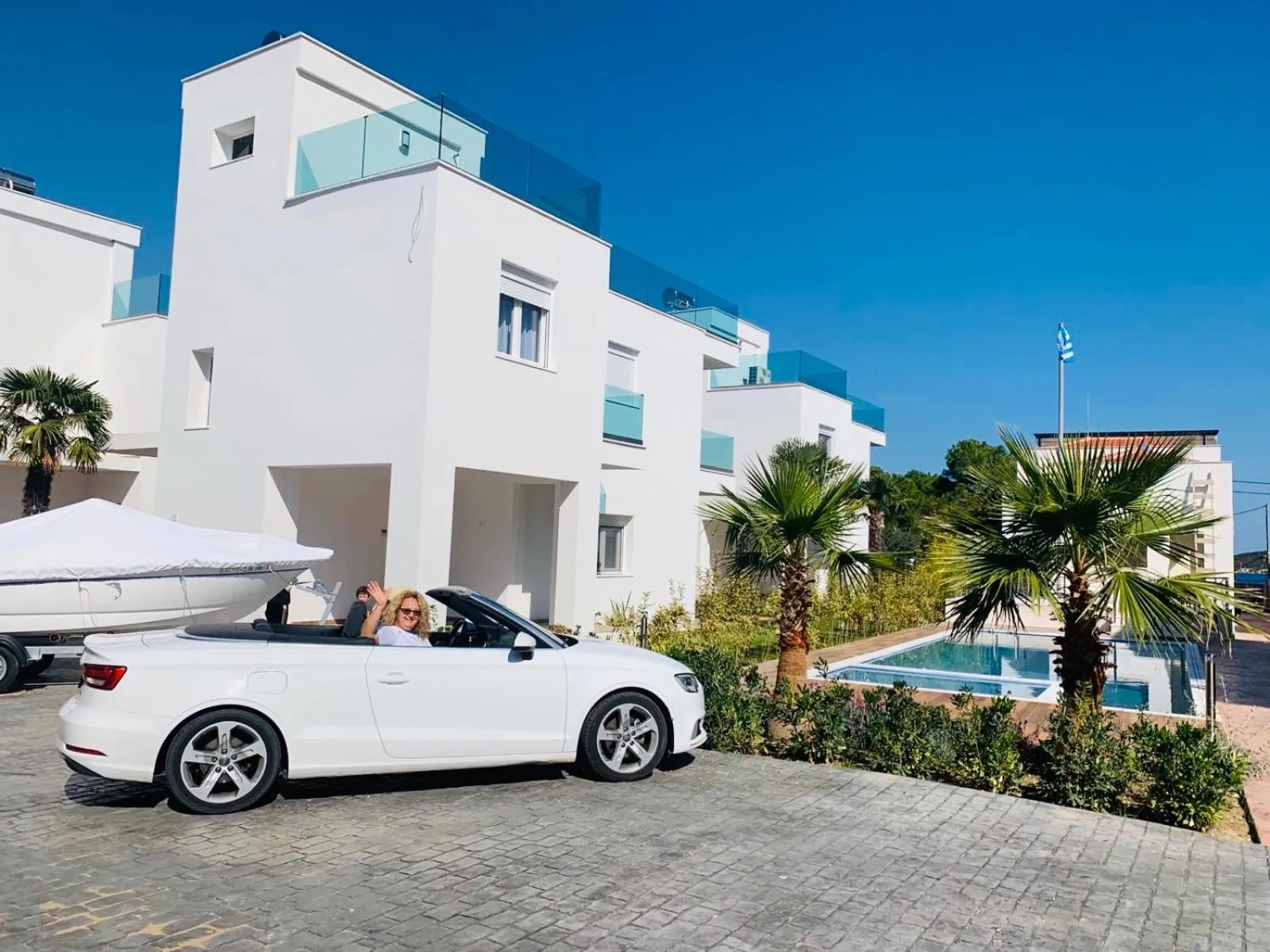 Guests in Acrotel Porto Brava Luxury Villas
