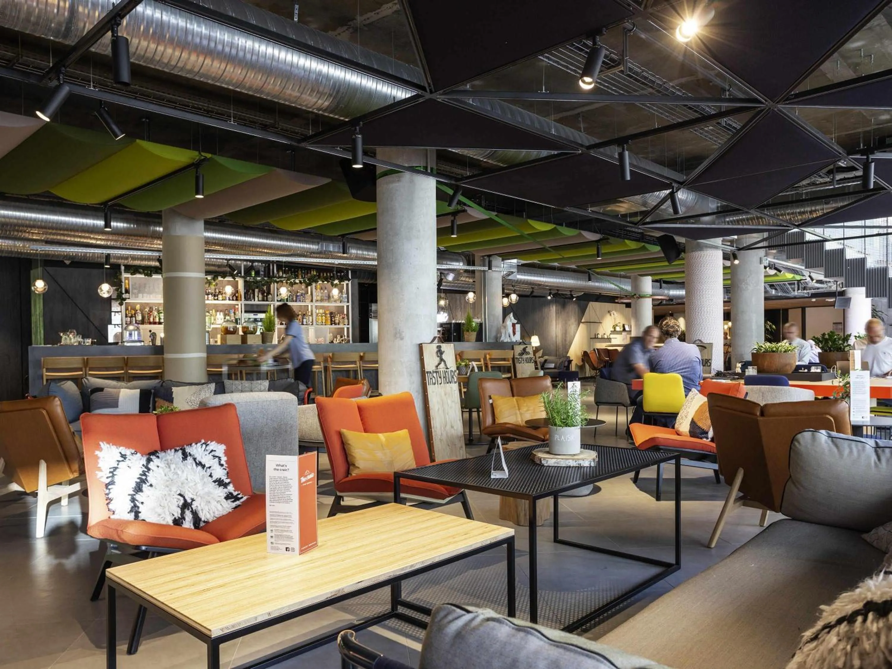 Restaurant/places to eat in Novotel Annecy Centre