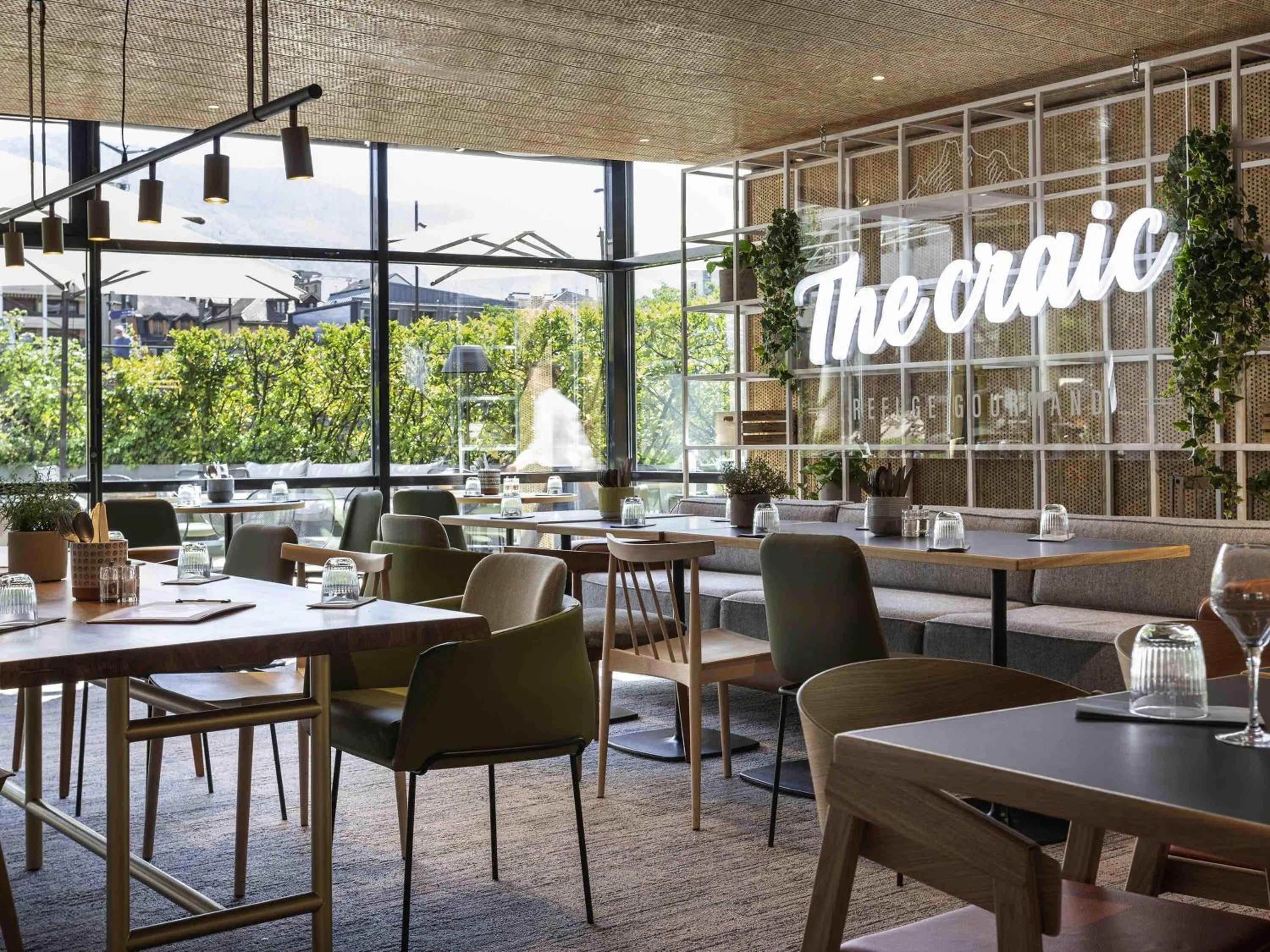 Restaurant/places to eat in Novotel Annecy Centre