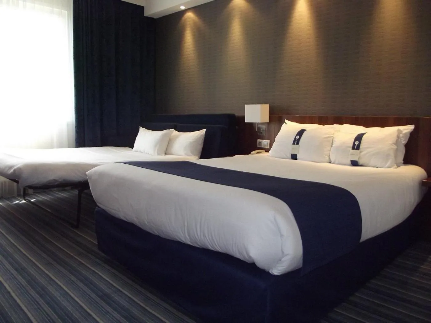 Bed in Holiday Inn Express Strasbourg - Sud by IHG