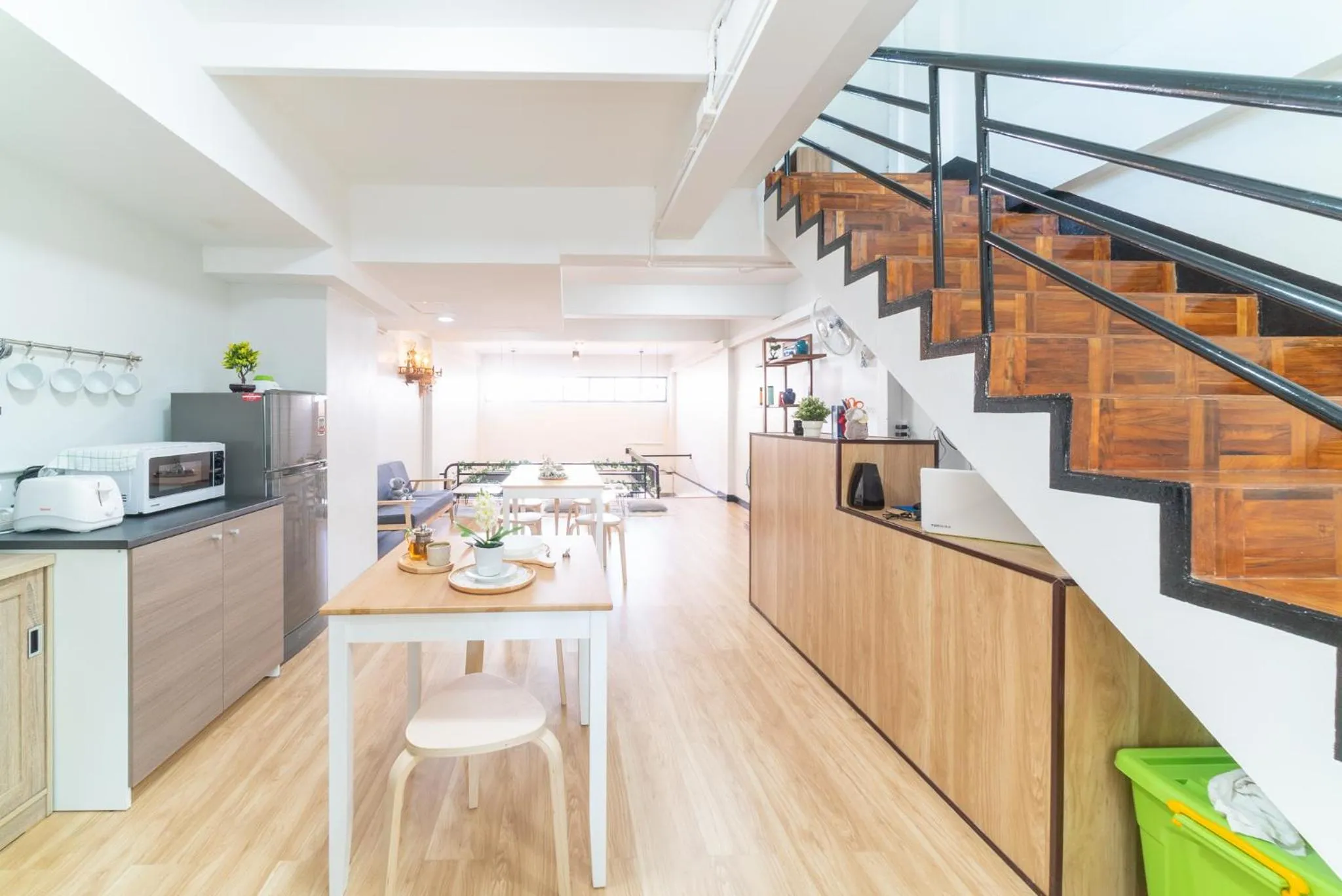 Communal lounge/ TV room in Saiyud Hostel