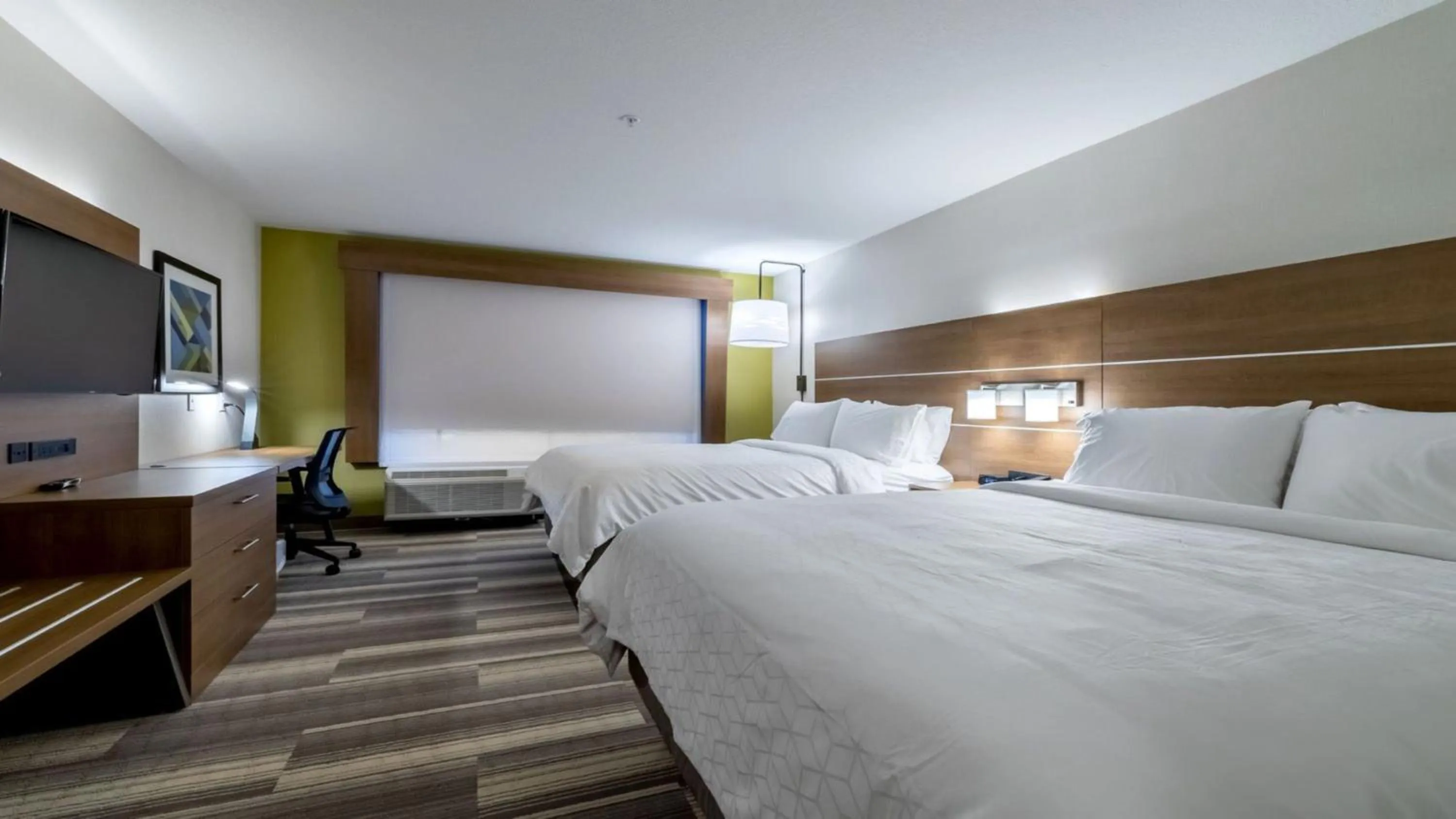 Bedroom, Bed in Holiday Inn Express & Suites - Marion by IHG