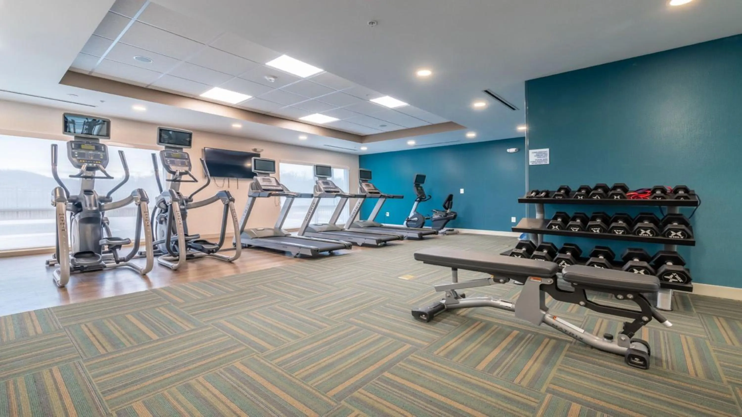 Fitness centre/facilities in Holiday Inn Express & Suites - Marion by IHG