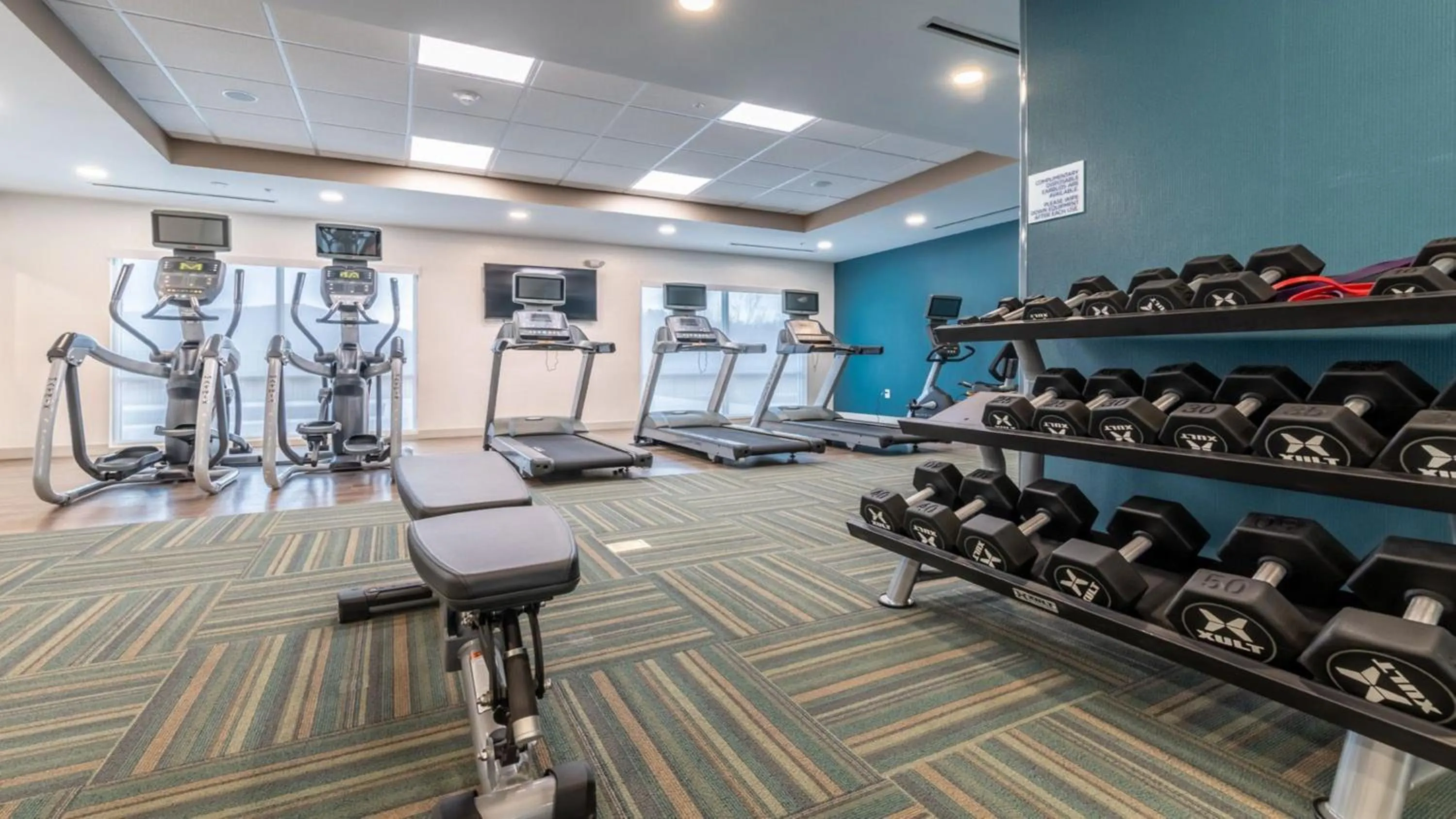 Fitness centre/facilities in Holiday Inn Express & Suites - Marion by IHG