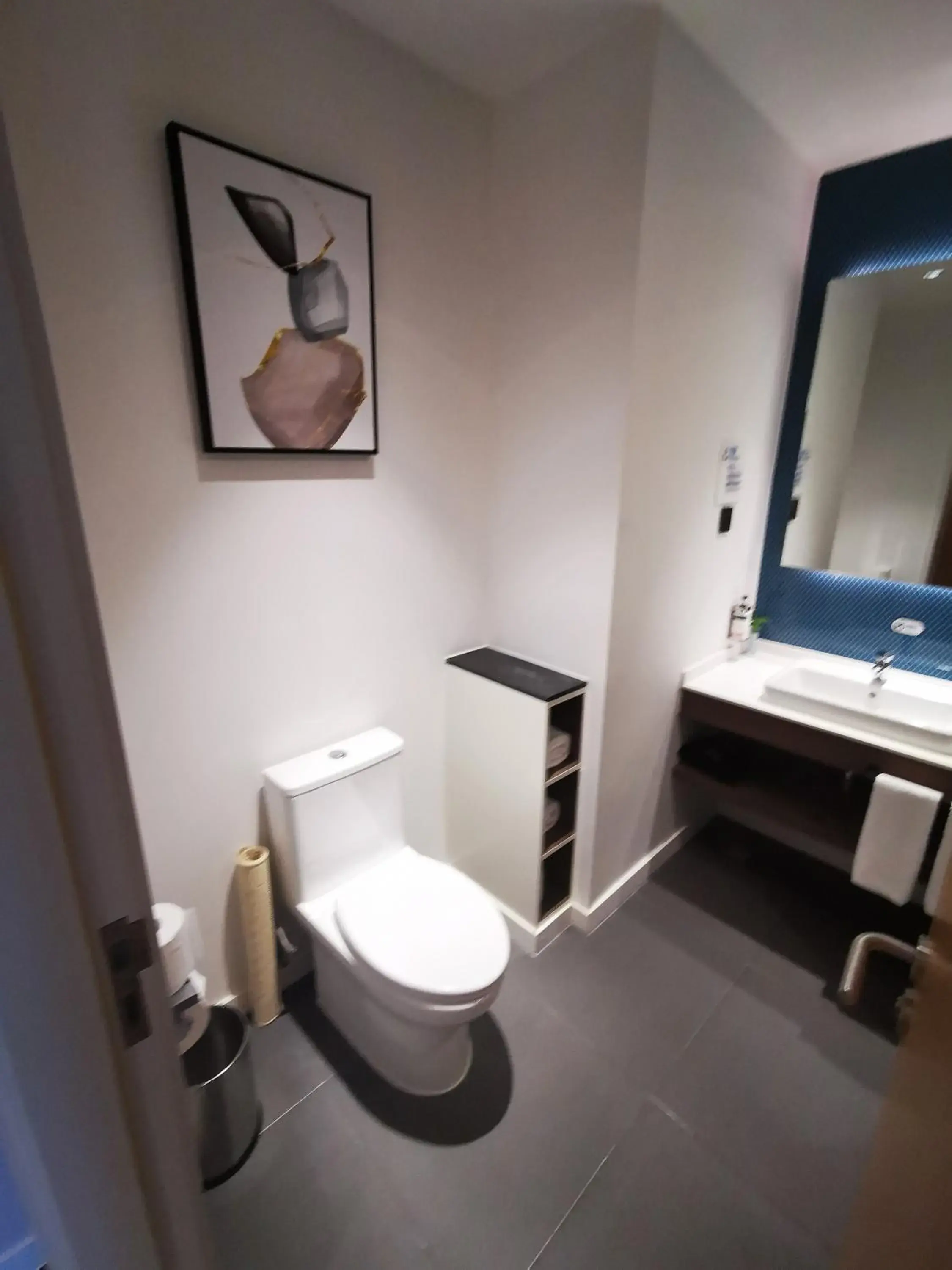 Standard King Room in Holiday Inn Express Shanghai Kangqiao by IHG Standard King Room in Holiday Inn Express Shanghai Kangqiao by IHG