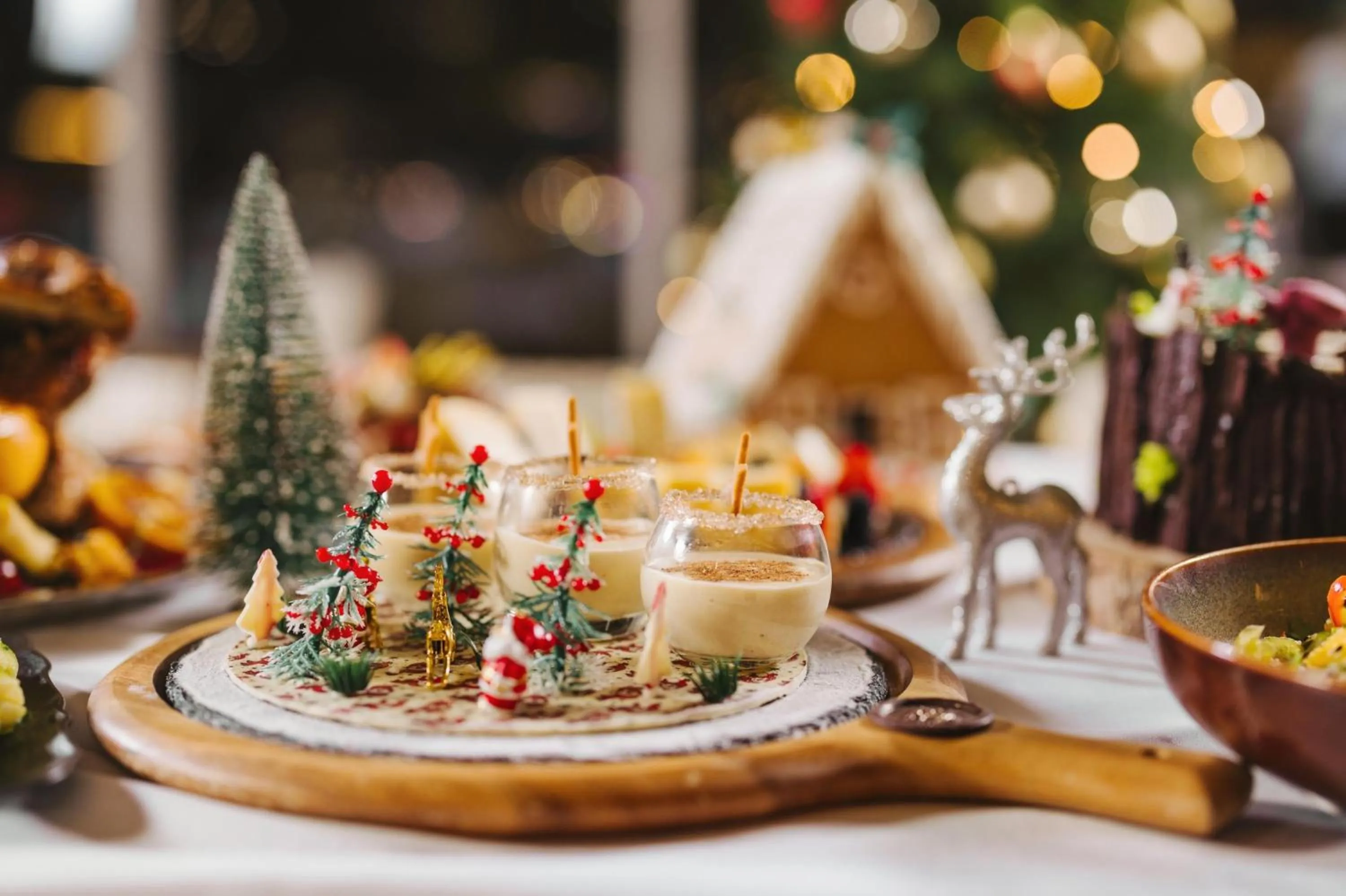 Restaurant/places to eat in Crowne Plaza Dubai Marina by IHG