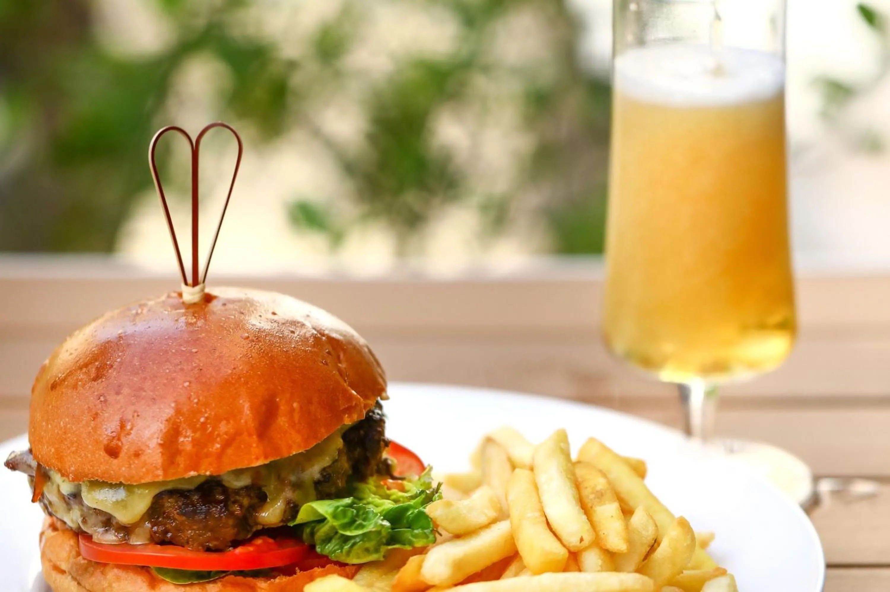 Restaurant/places to eat in Crowne Plaza Dubai Marina by IHG