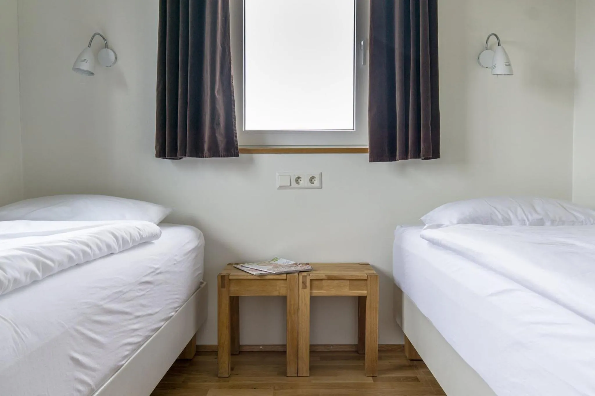 Photo of the whole room, Bed in Vogahraun 4