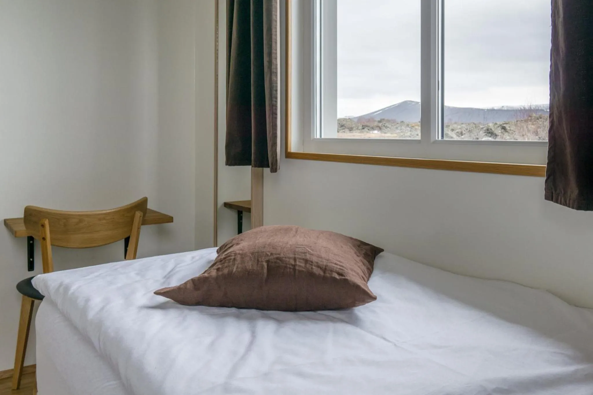 Photo of the whole room, Bed in Vogahraun 4